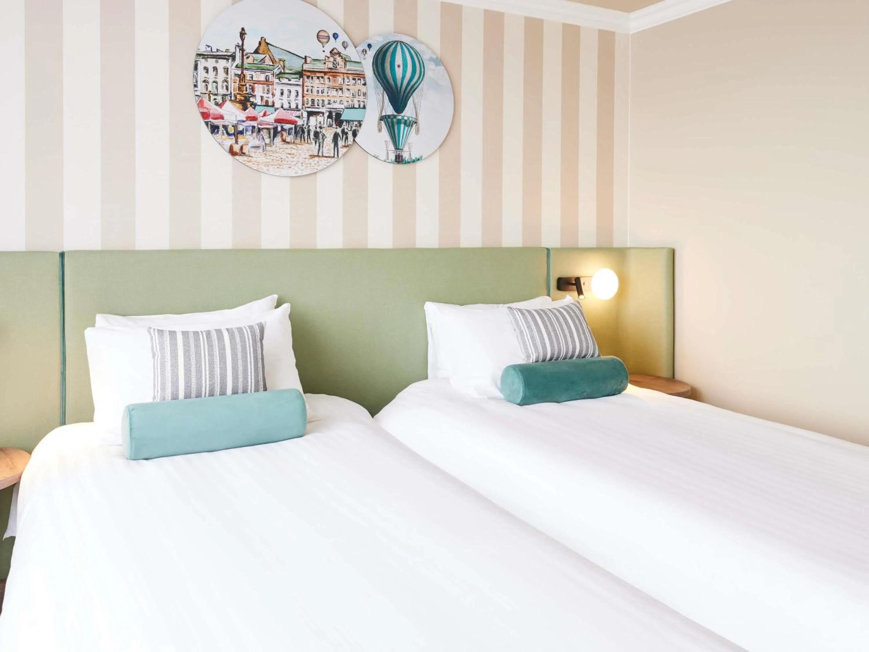 Bedroom, Bed in Mercure Northampton