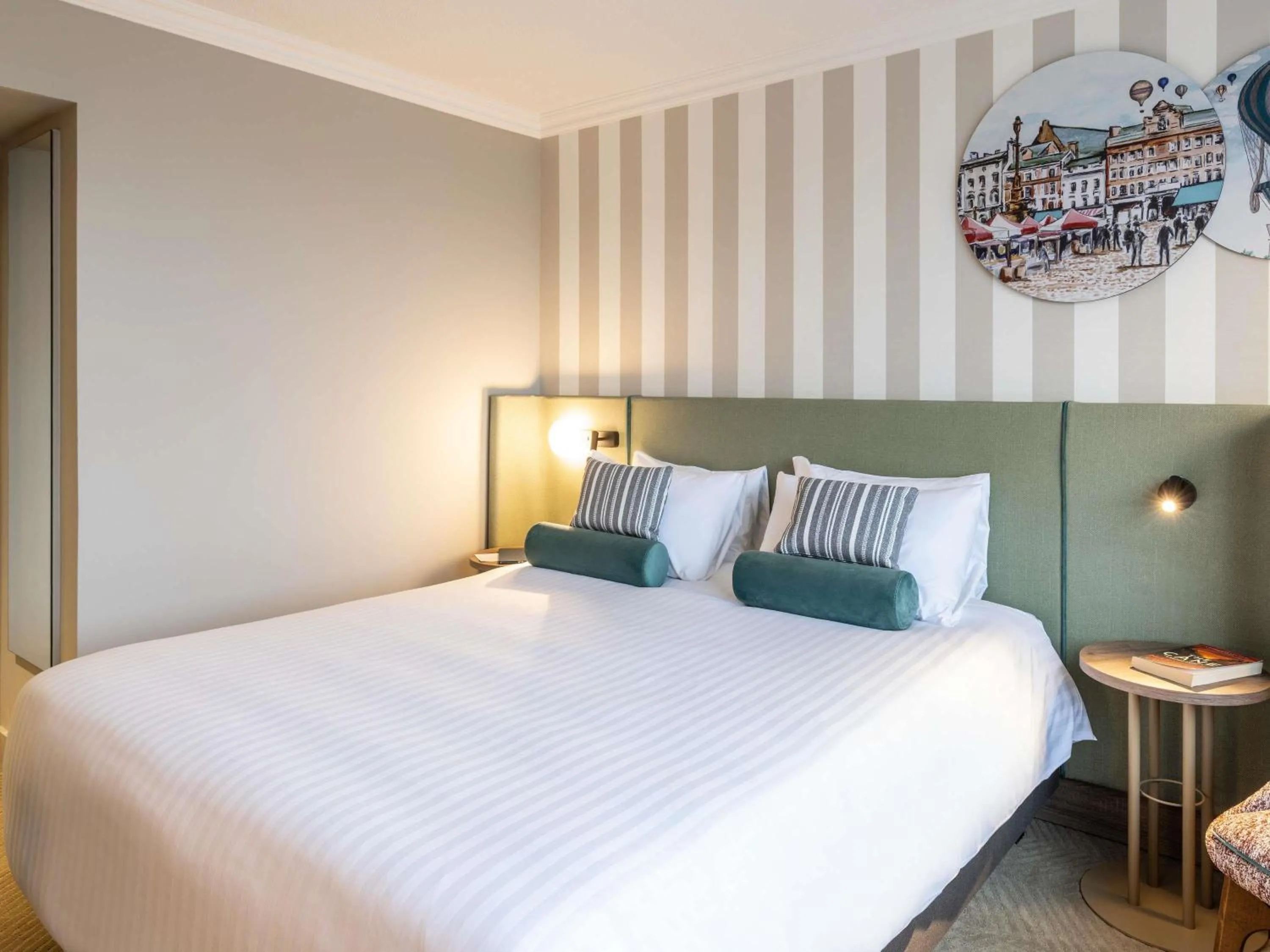 Bedroom, Bed in Mercure Northampton