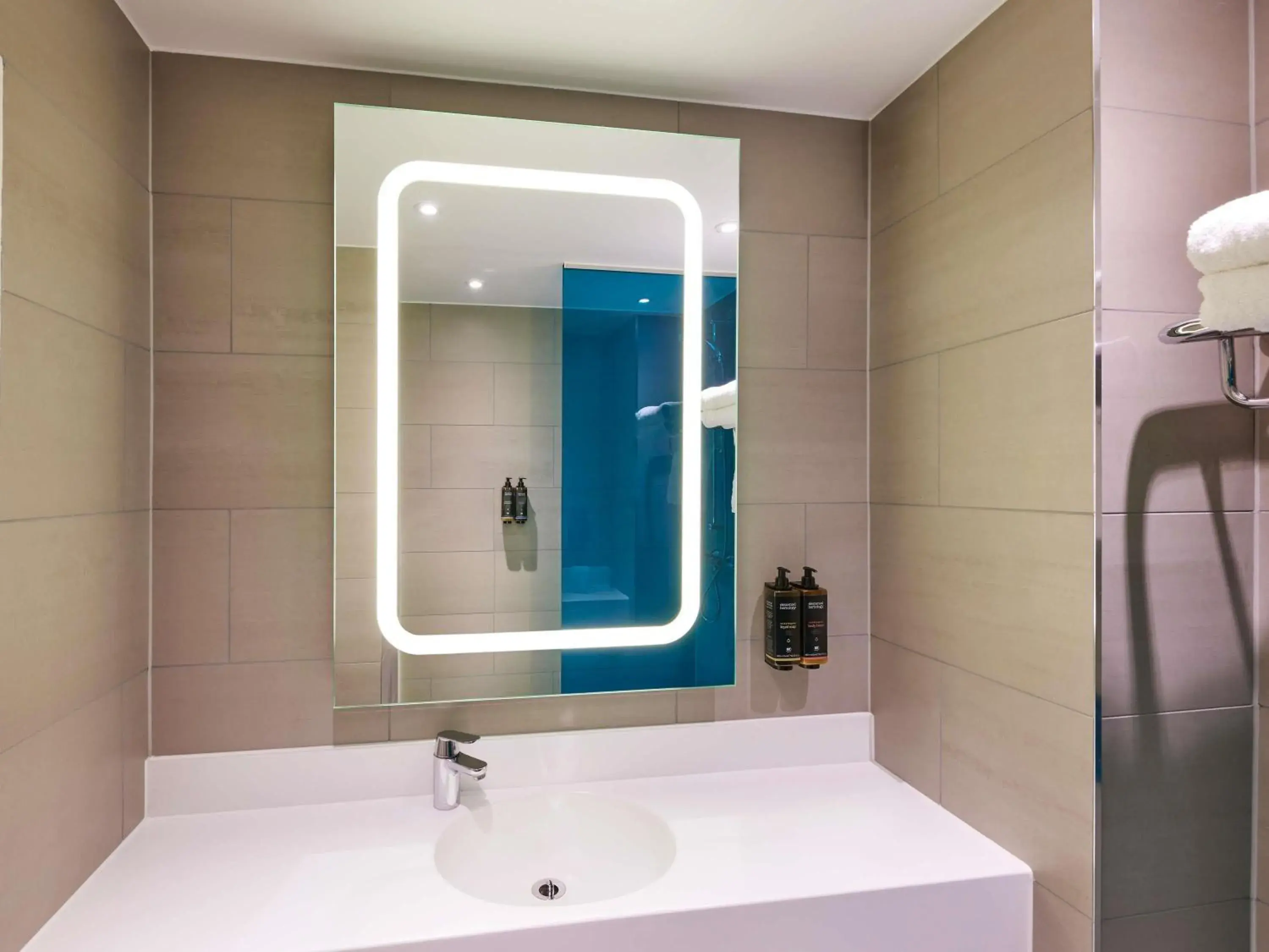 Privilege Double Room in Mercure Northampton Privilege Double Room in Mercure Northampton