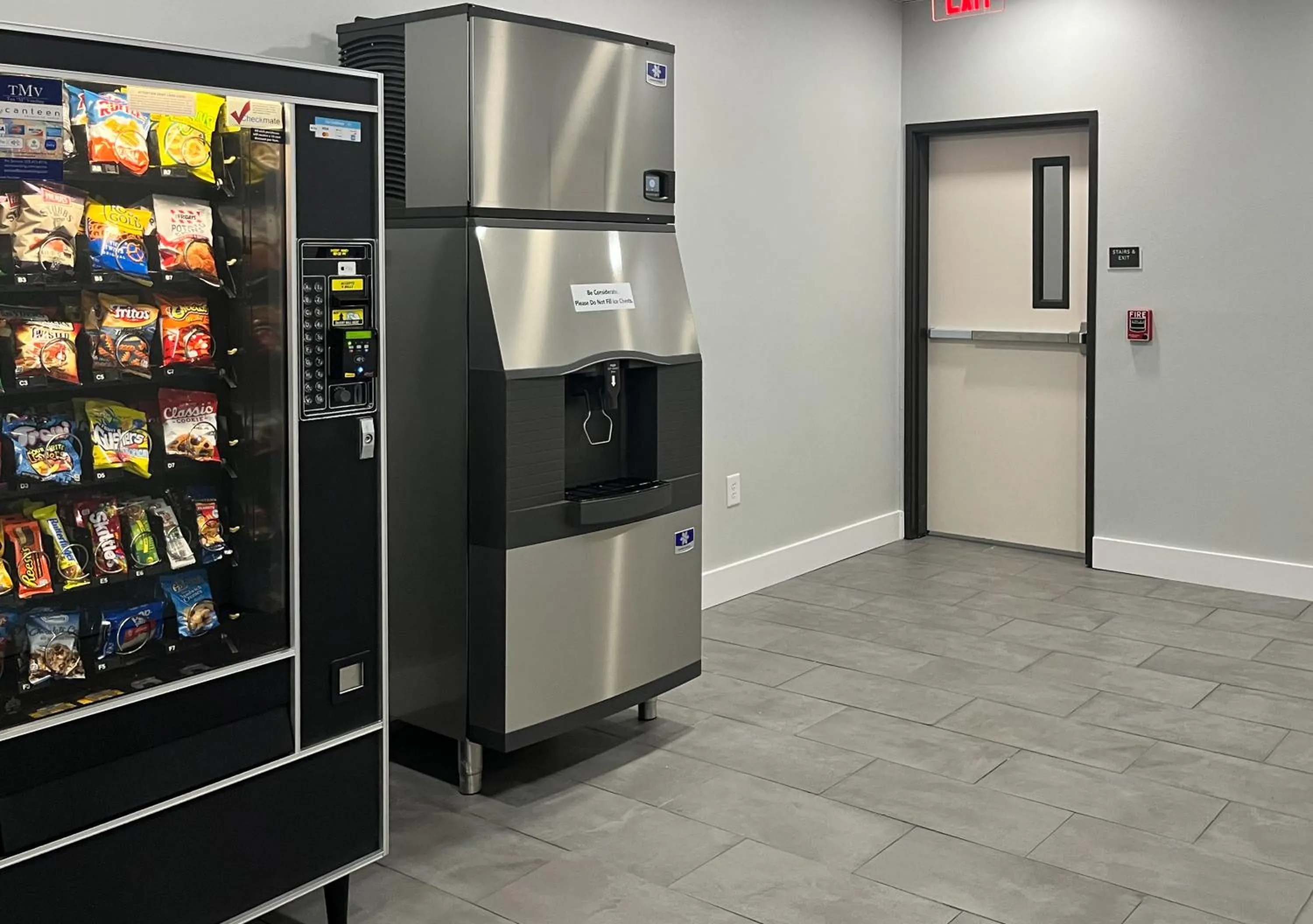 vending machine in Motel 6 Gonzales, LA Baton Rouge Geismar Prairieville I 10