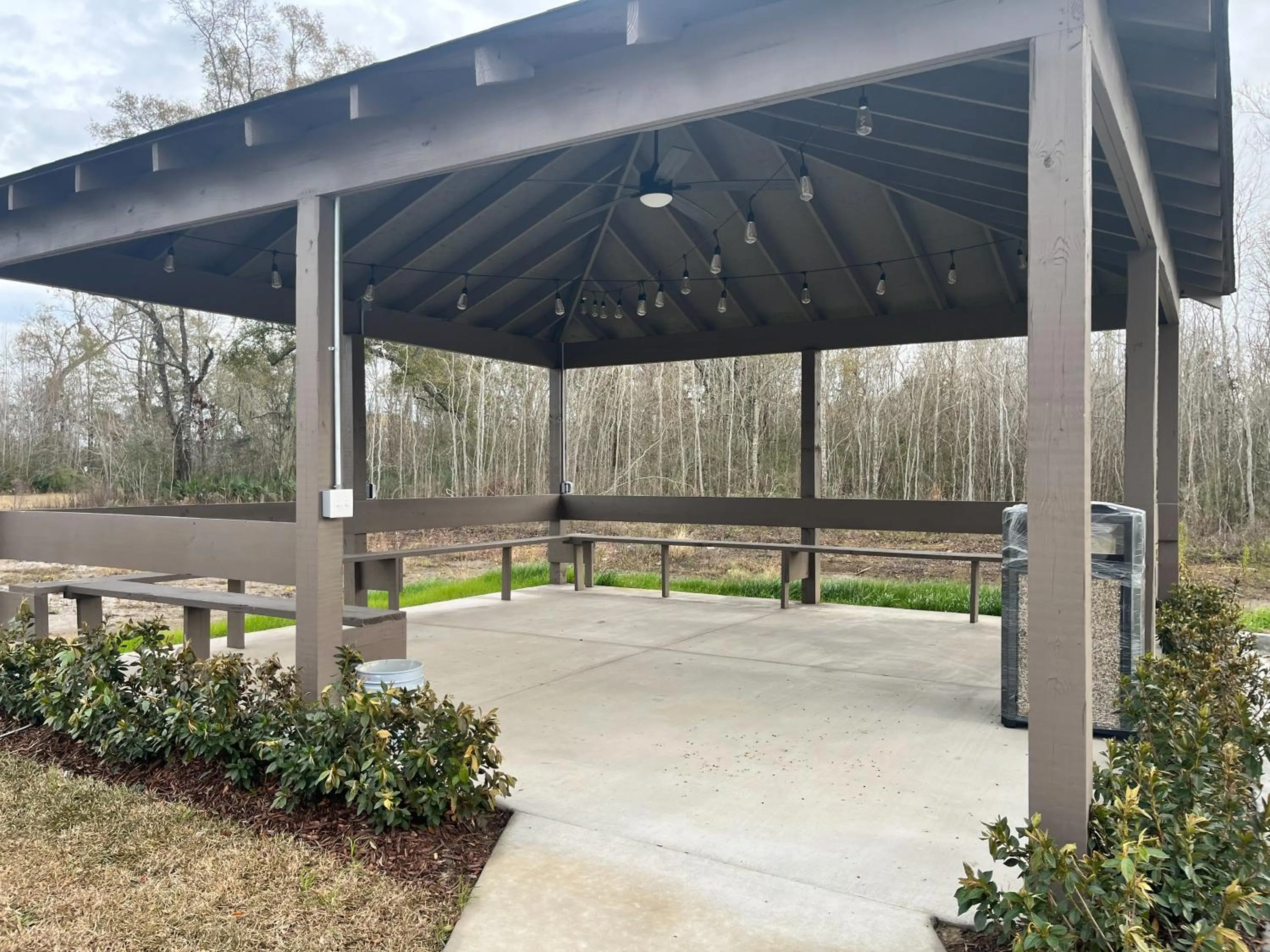 Property building in Studio 6 Gonzales, LA Baton Rouge Geismar Prairieville I 10