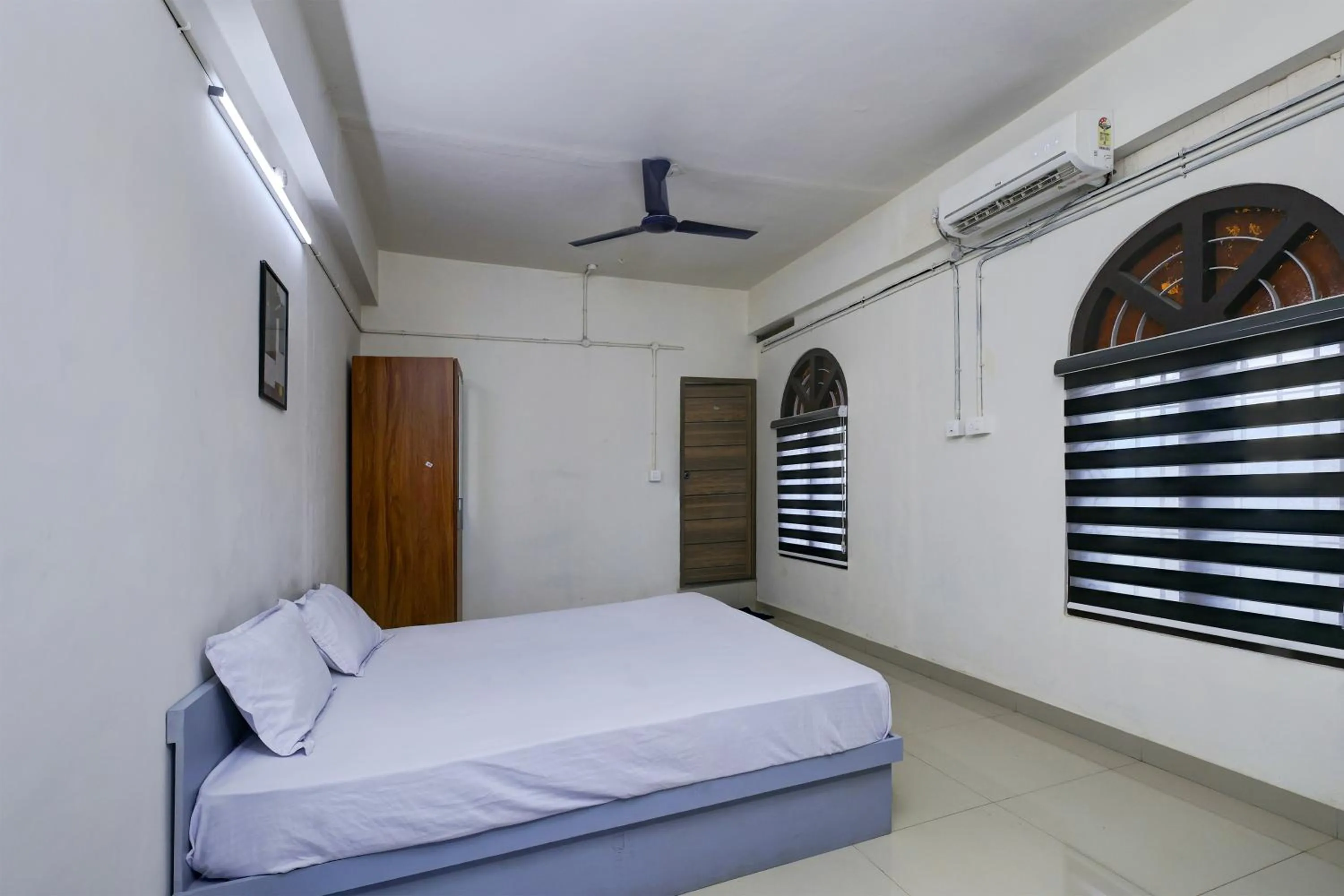 Bedroom in Hotel O A One Residency