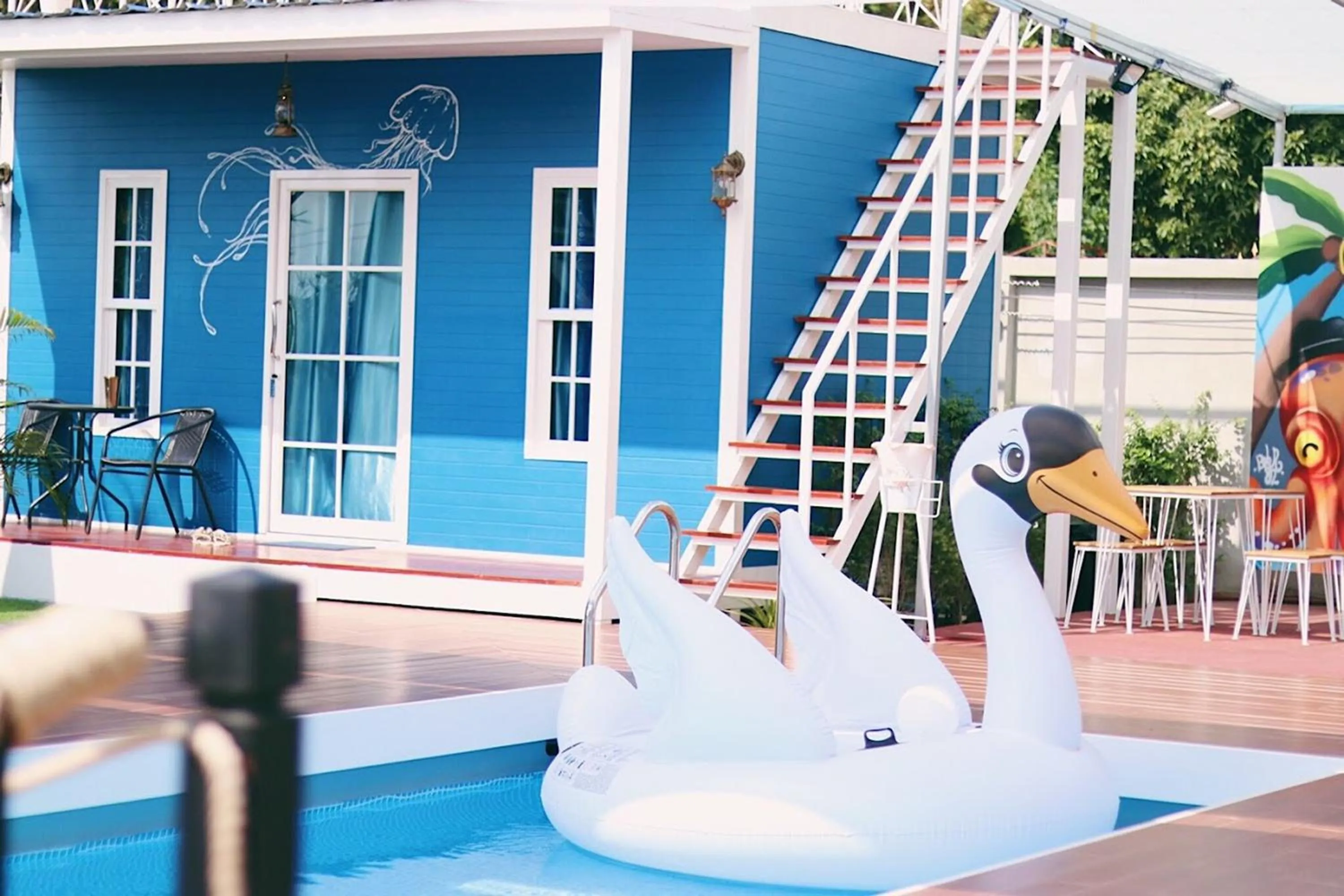 Swimming pool in Bluvilla Sattahip