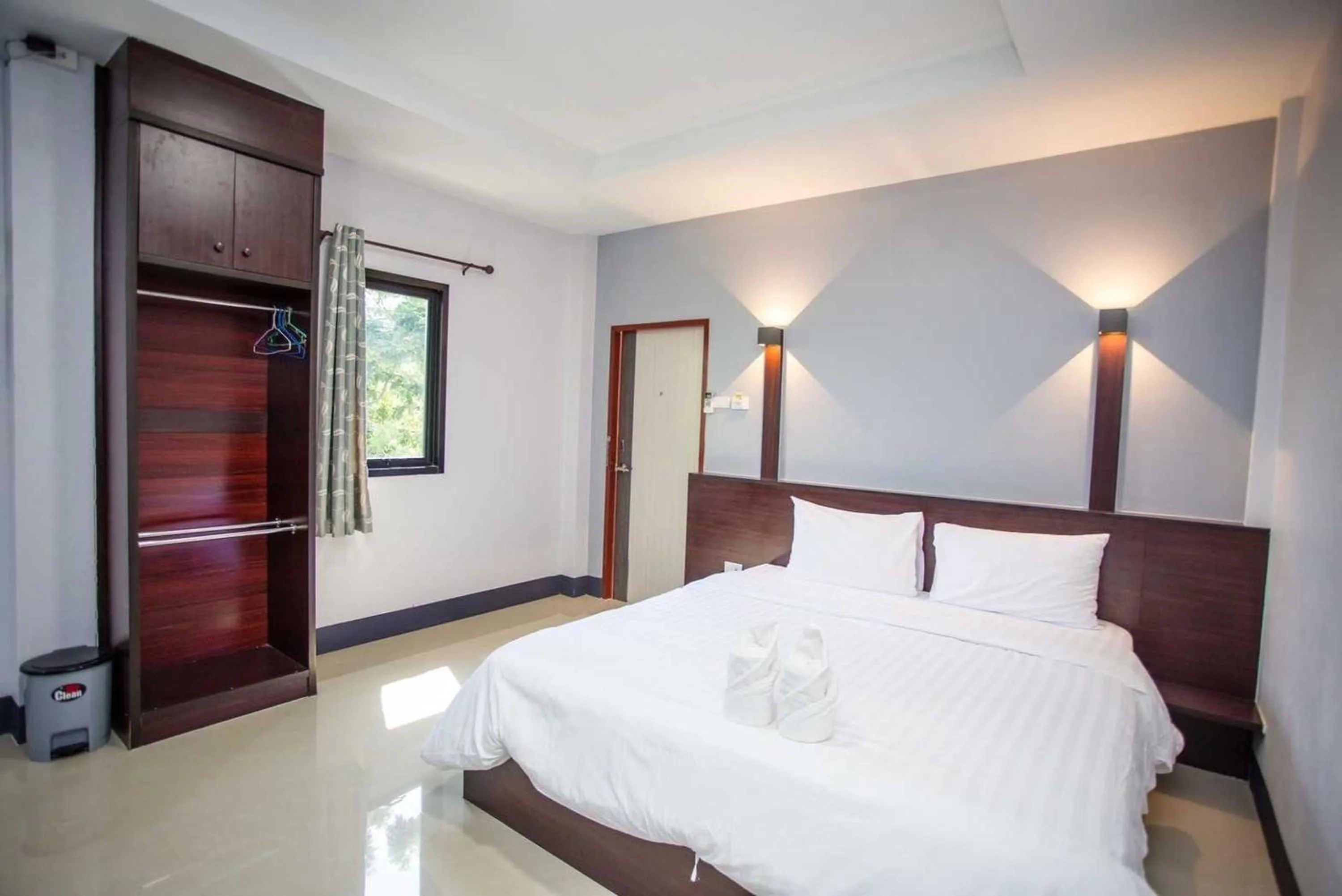 Photo of the whole room, Bed in Nakarin Hotel