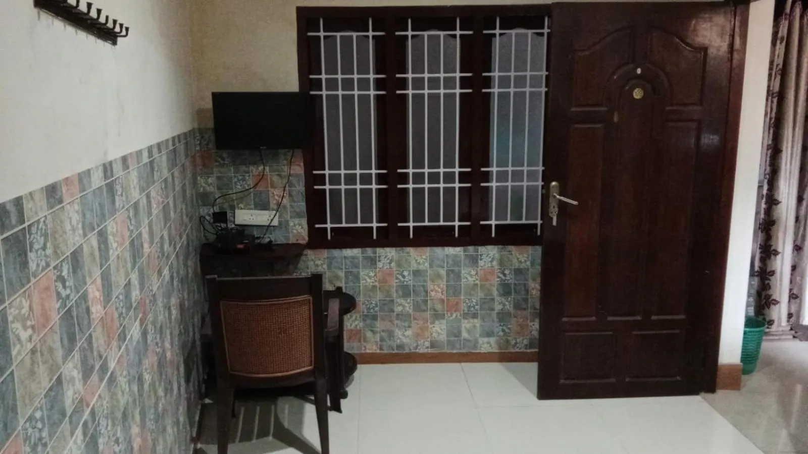 TV and multimedia in JAYA BHARATHI LODGE