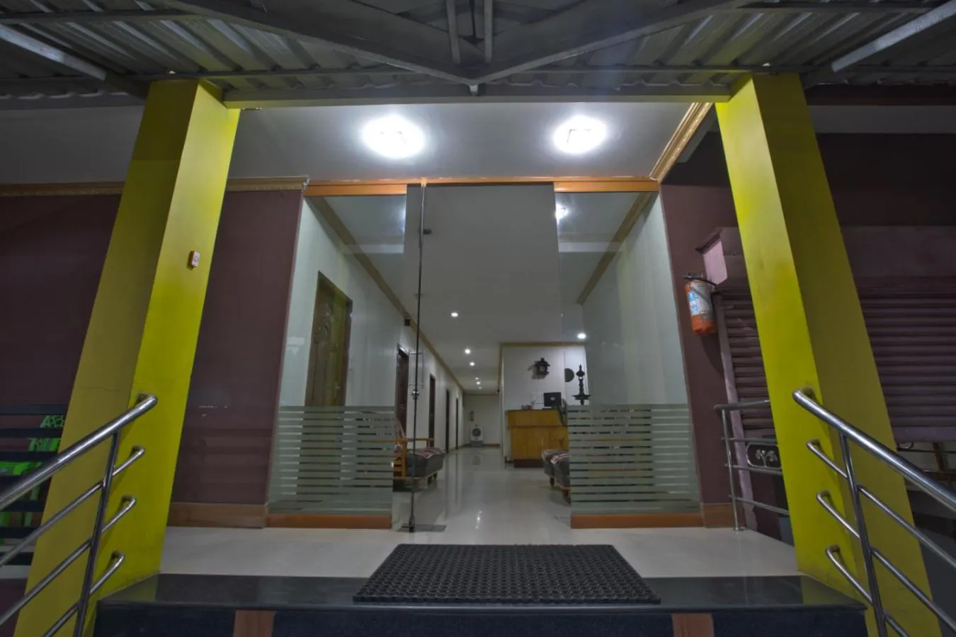 Facade/entrance in JAYA BHARATHI LODGE