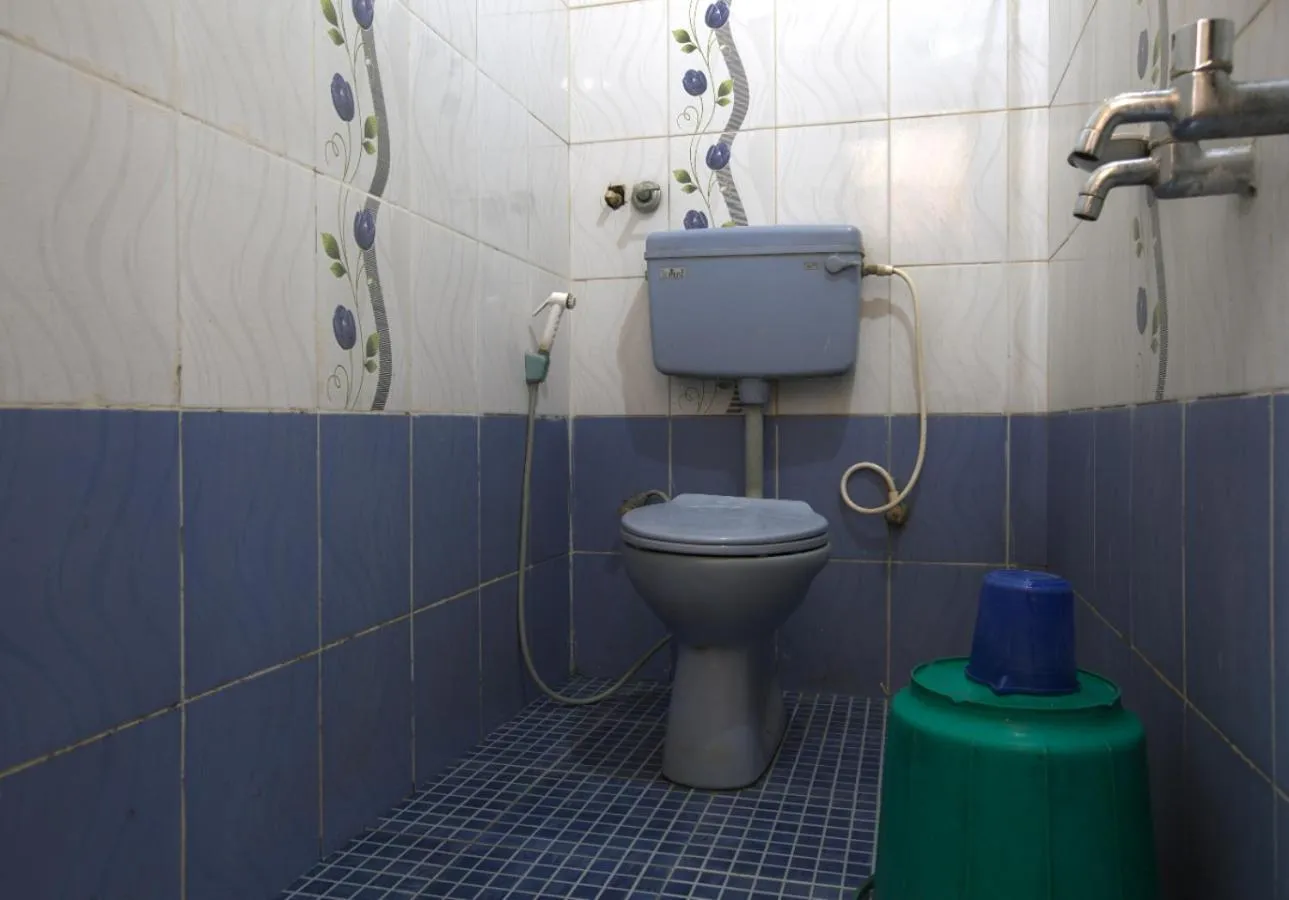Bathroom in JAYA BHARATHI LODGE