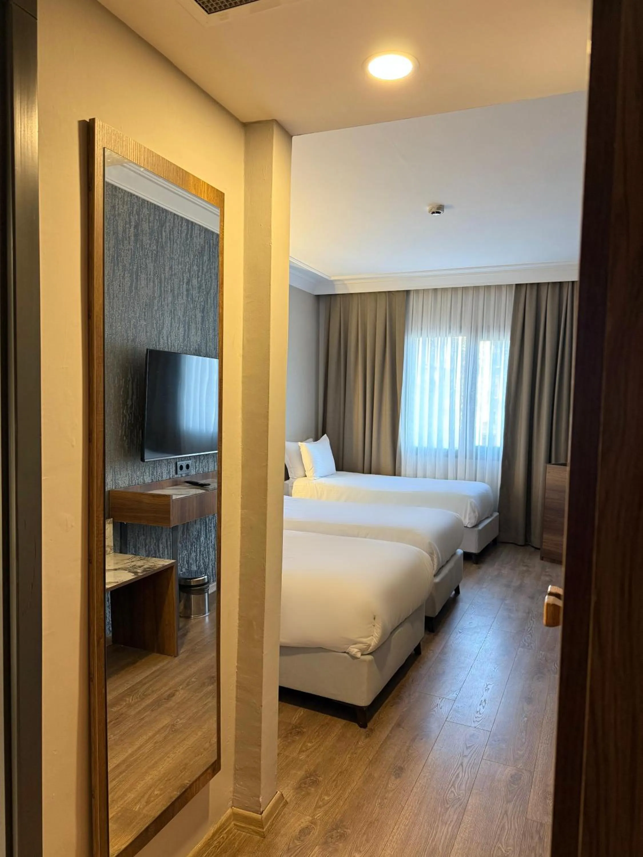 Photo of the whole room, Bed in The Yalı Konak Hotel İzmir