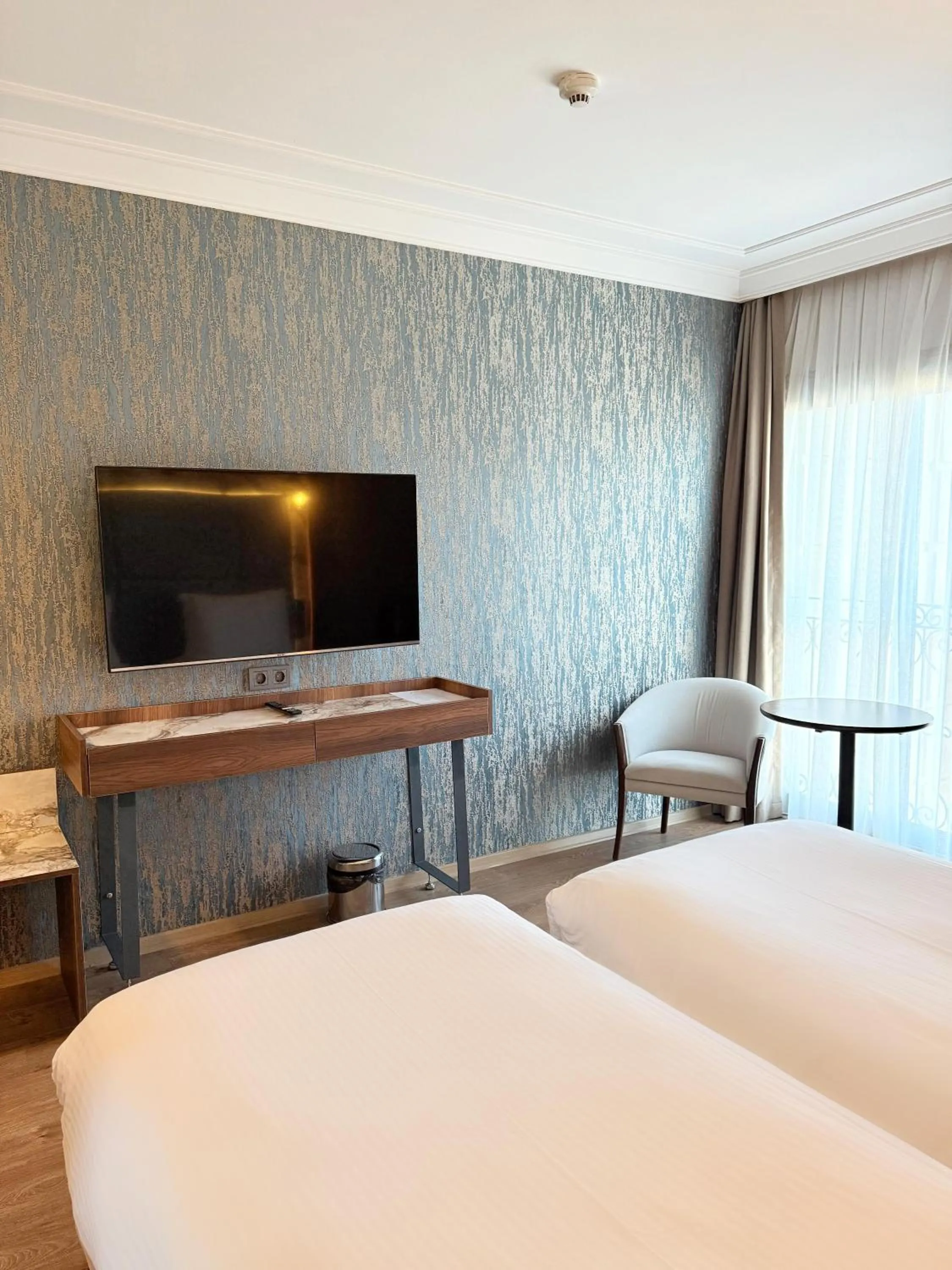 TV and multimedia, Bed in The Yalı Konak Hotel İzmir