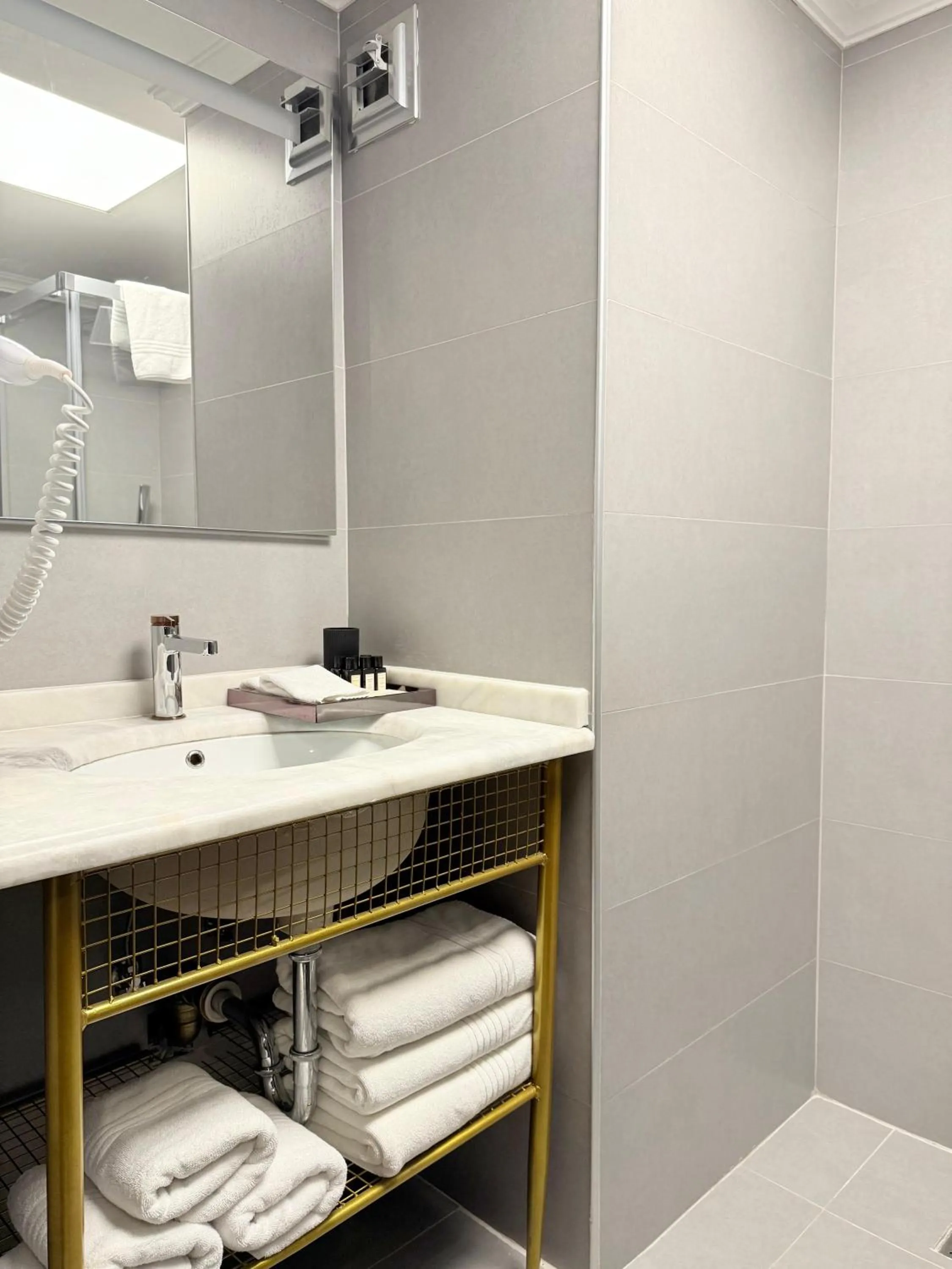 Bathroom in The Yalı Konak Hotel İzmir