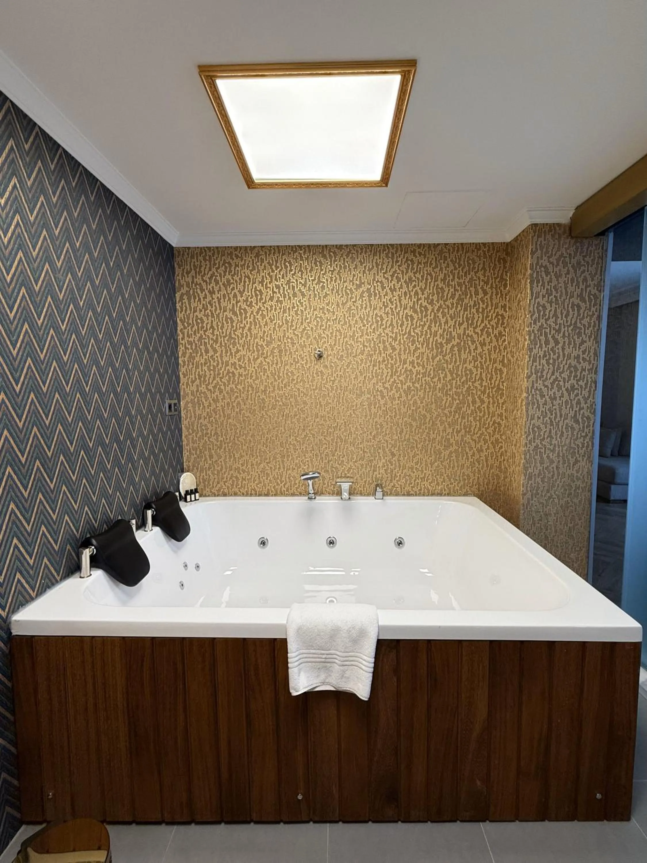 Hot Tub in The Yalı Konak Hotel İzmir