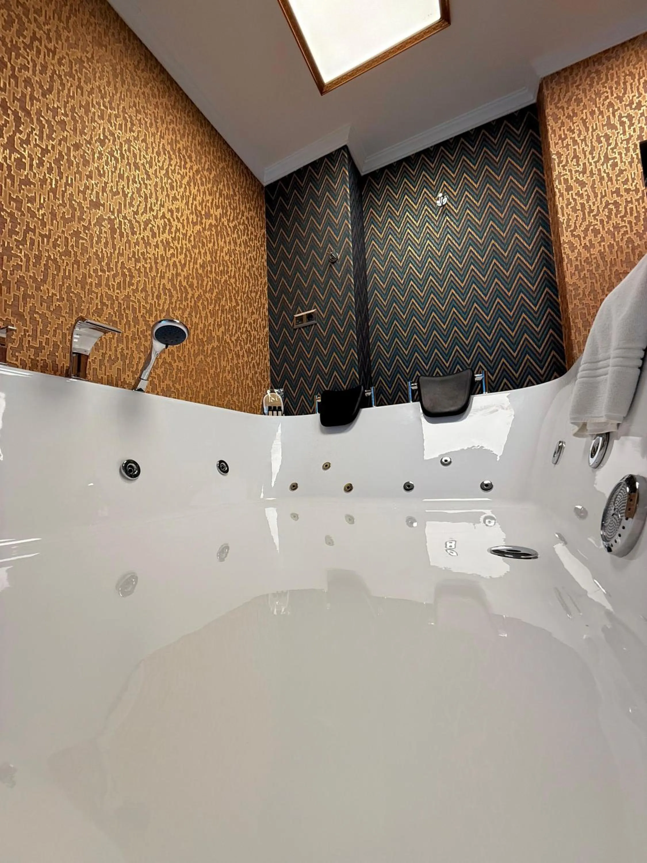 Shower in The Yalı Konak Hotel İzmir