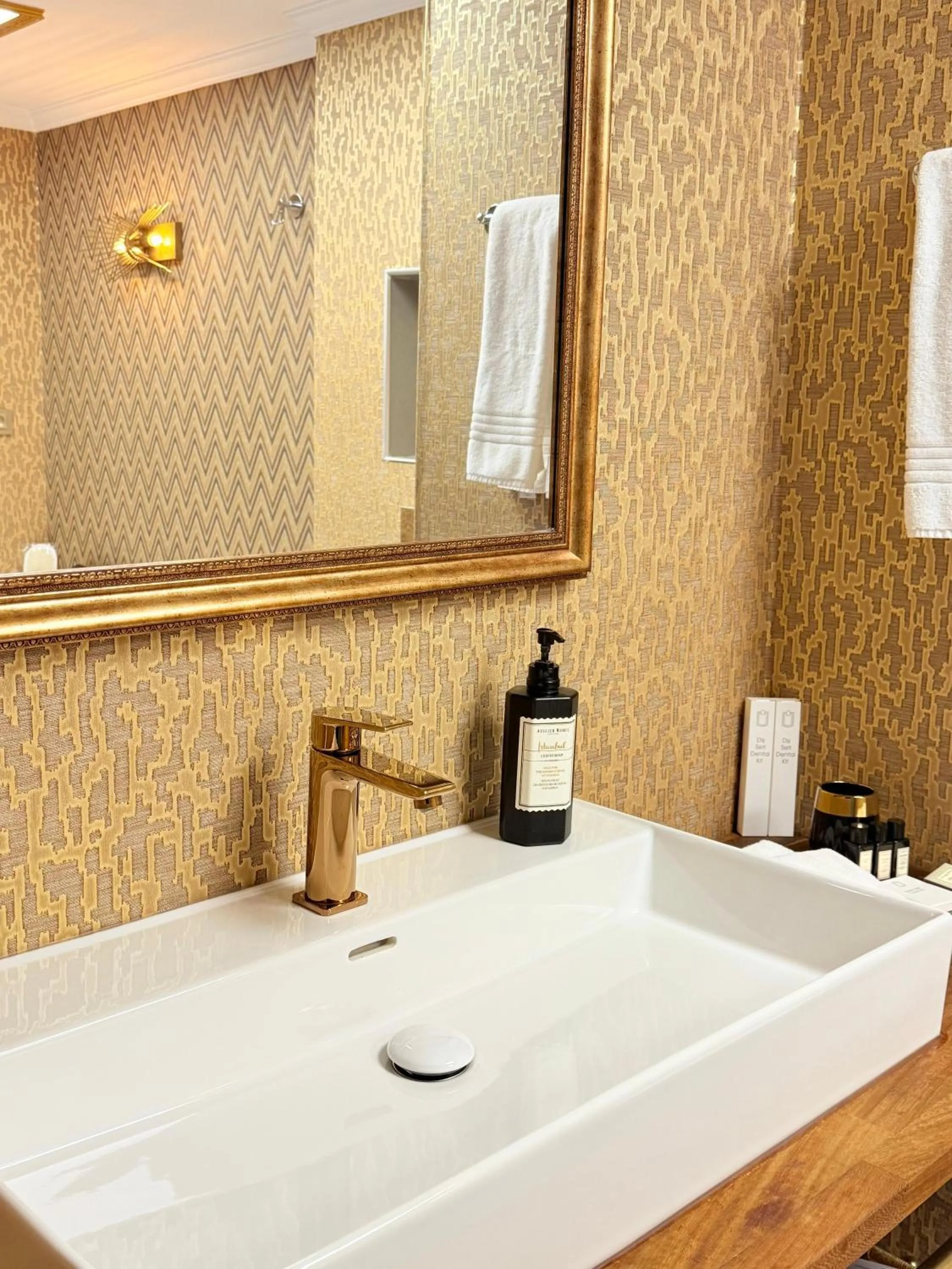 Bathroom in The Yalı Konak Hotel İzmir