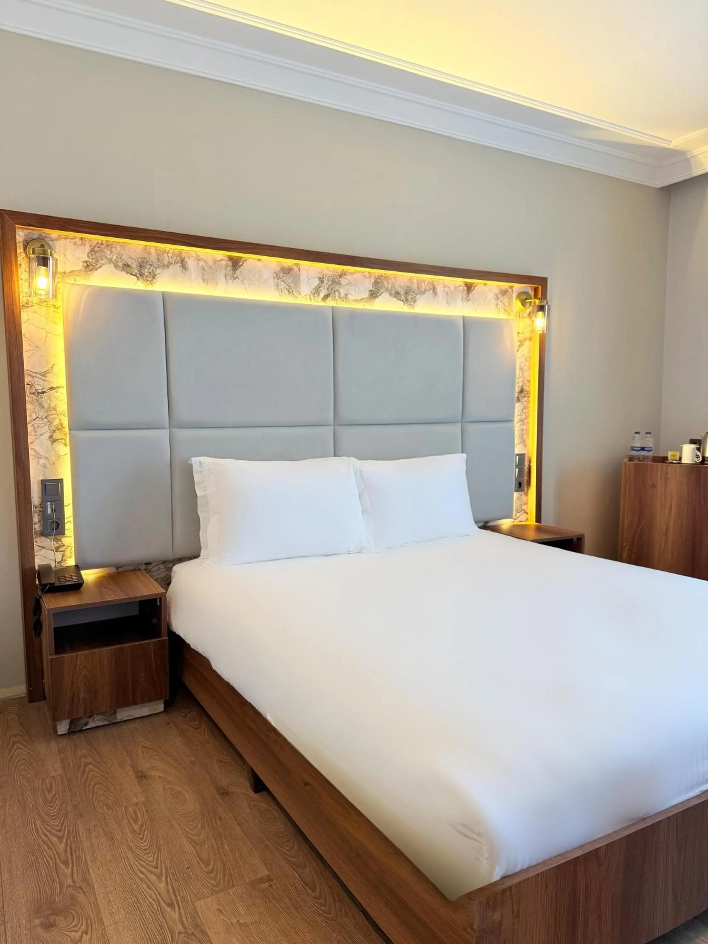 Bed in The Yalı Konak Hotel İzmir