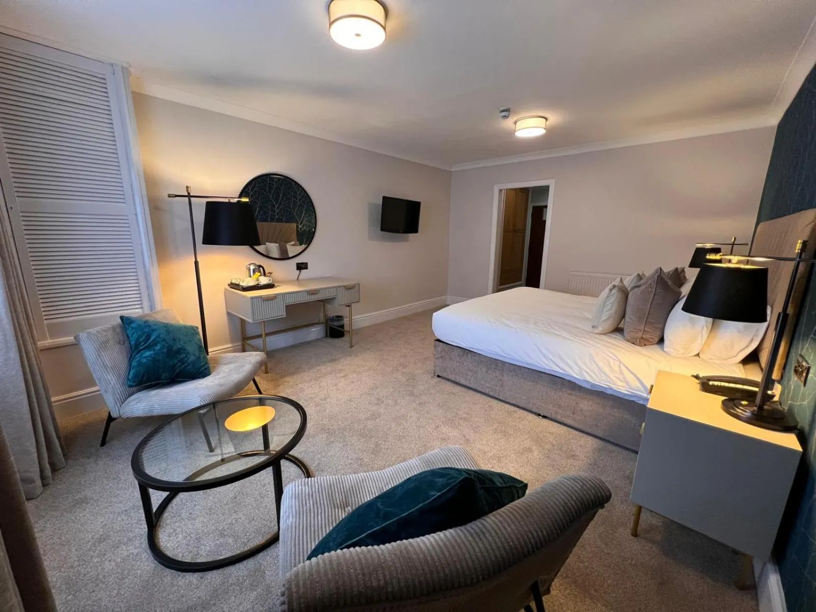 Seating area, Bed in The Diplomat Hotel Restaurant & Spa