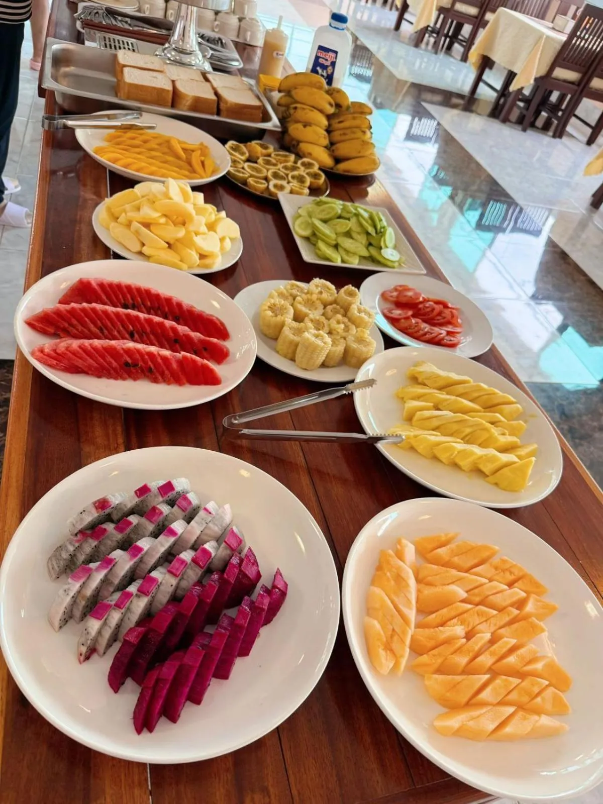 Restaurant/places to eat in Vangvieng Sisavang Mountain View Hotel