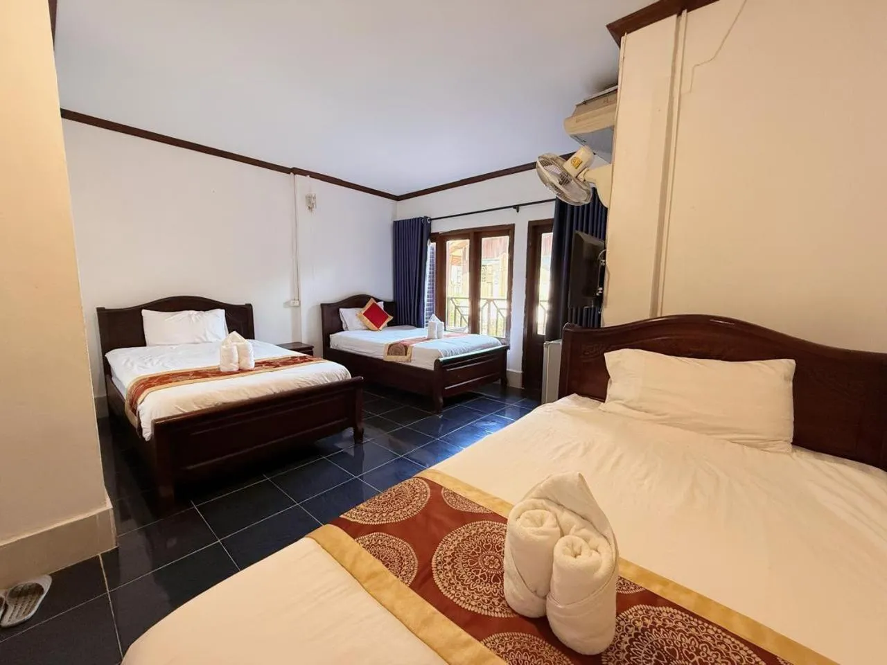 Bed in Vangvieng Sisavang Mountain View Hotel