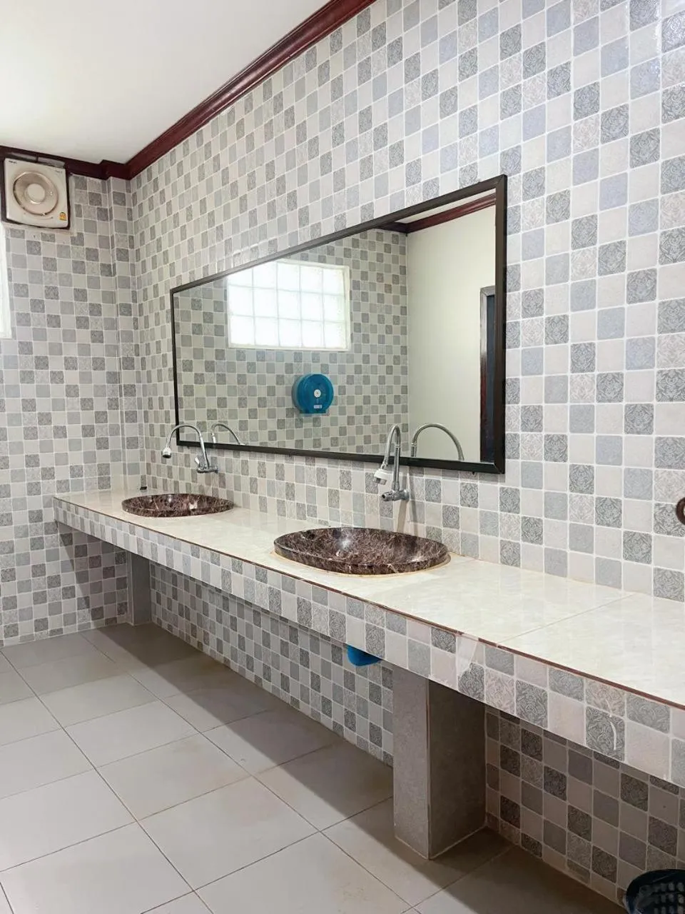 Restaurant/places to eat in Vangvieng Sisavang Mountain View Hotel