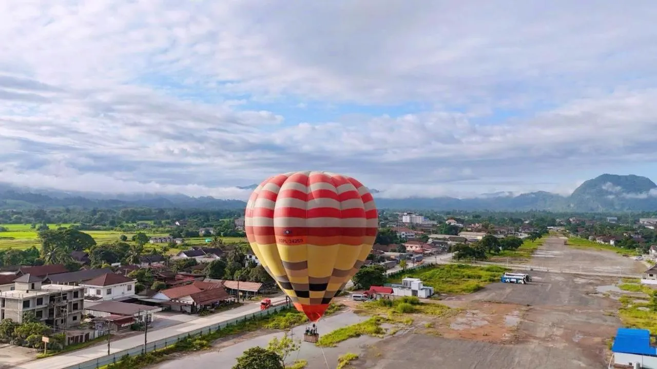 Property building in Vangvieng Sisavang Mountain View Hotel