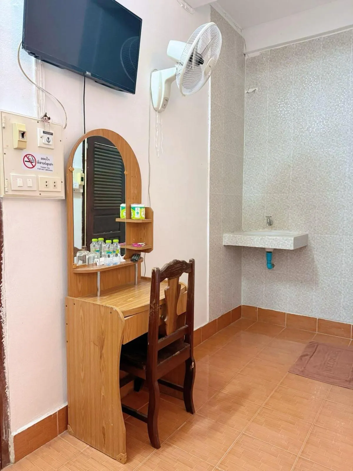 Living room in Vangvieng Sisavang Mountain View Hotel