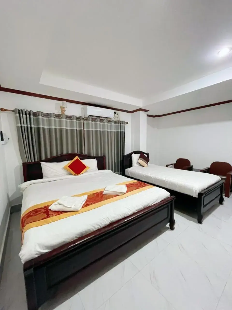 Deluxe Family Room in Vangvieng Sisavang Mountain View Hotel Deluxe Family Room in Vangvieng Sisavang Mountain View Hotel