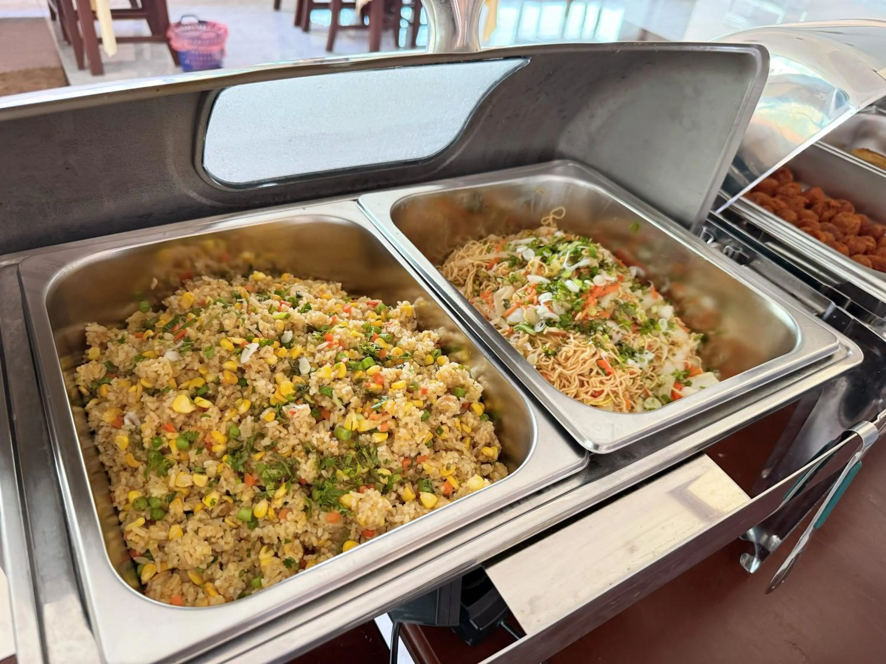 Food and drinks in Vangvieng Sisavang Mountain View Hotel