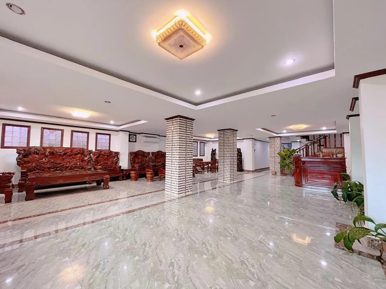 Living room in Vangvieng Sisavang Mountain View Hotel