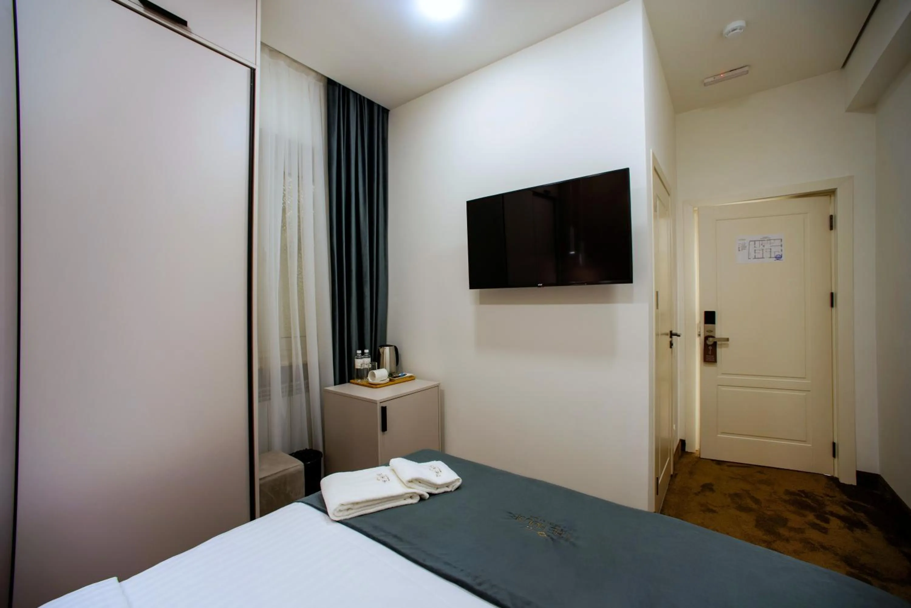 TV and multimedia, Bed in The House Hotel Yerevan
