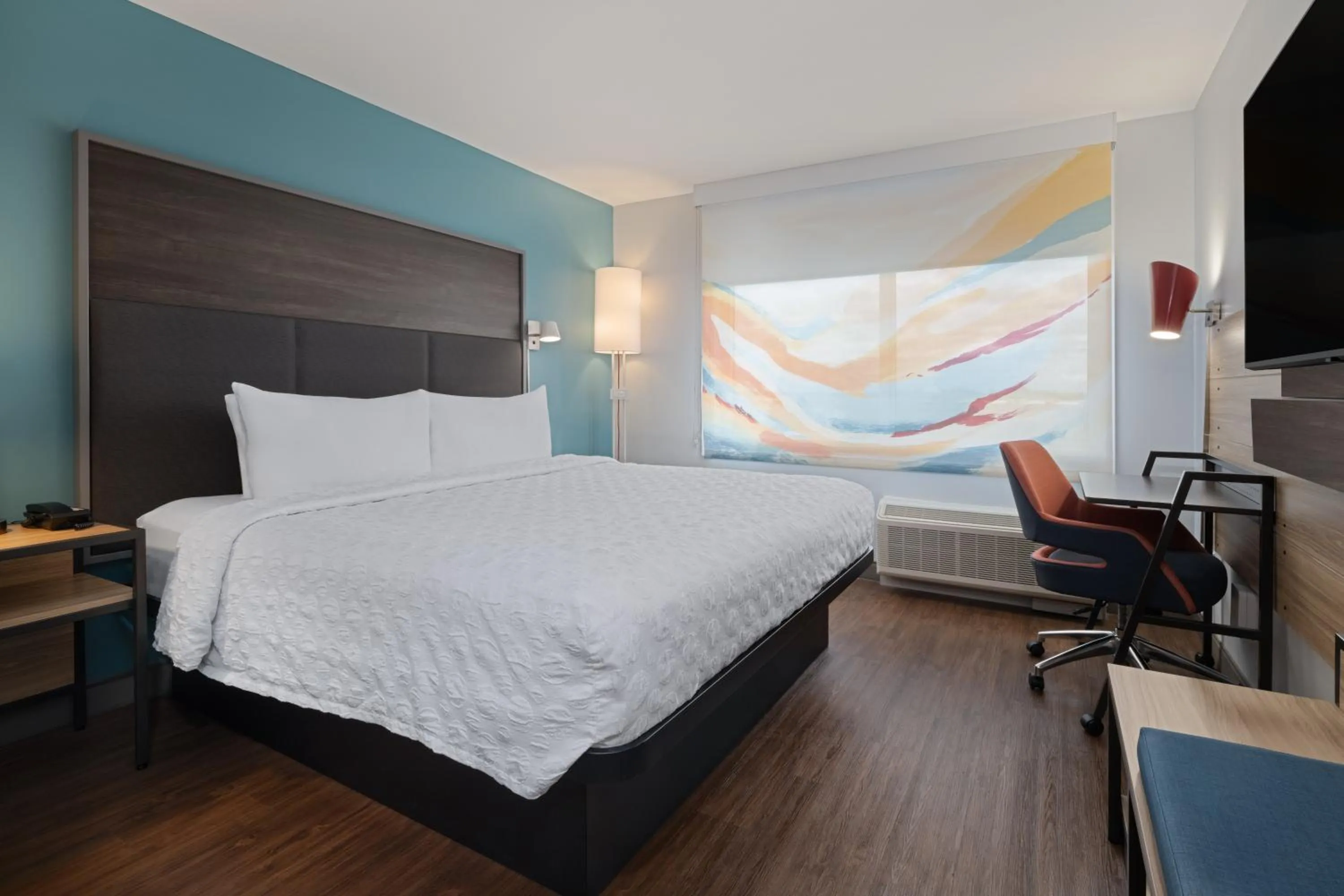 Bed in Tru By Hilton Miramar