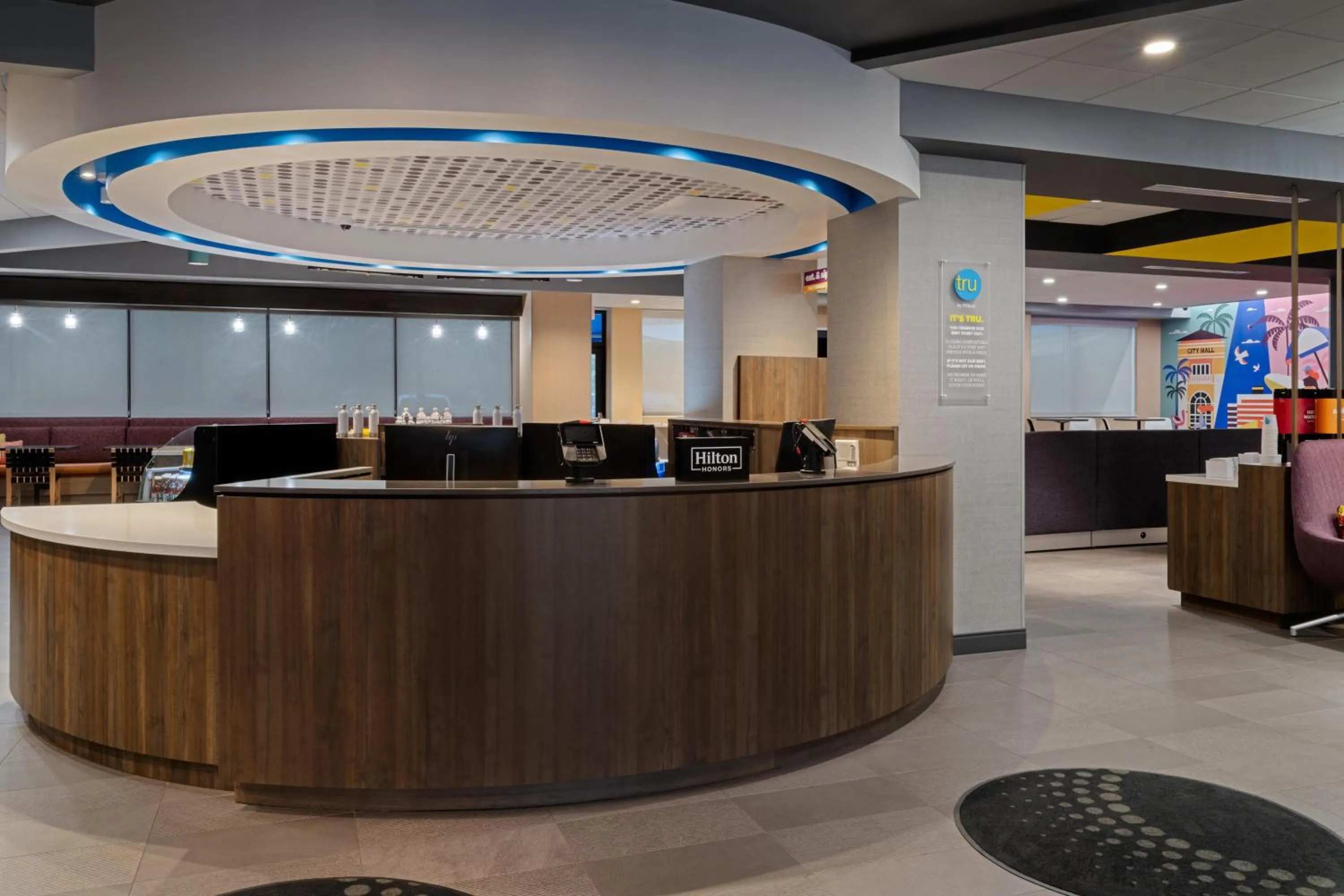 Lobby or reception in Tru By Hilton Miramar