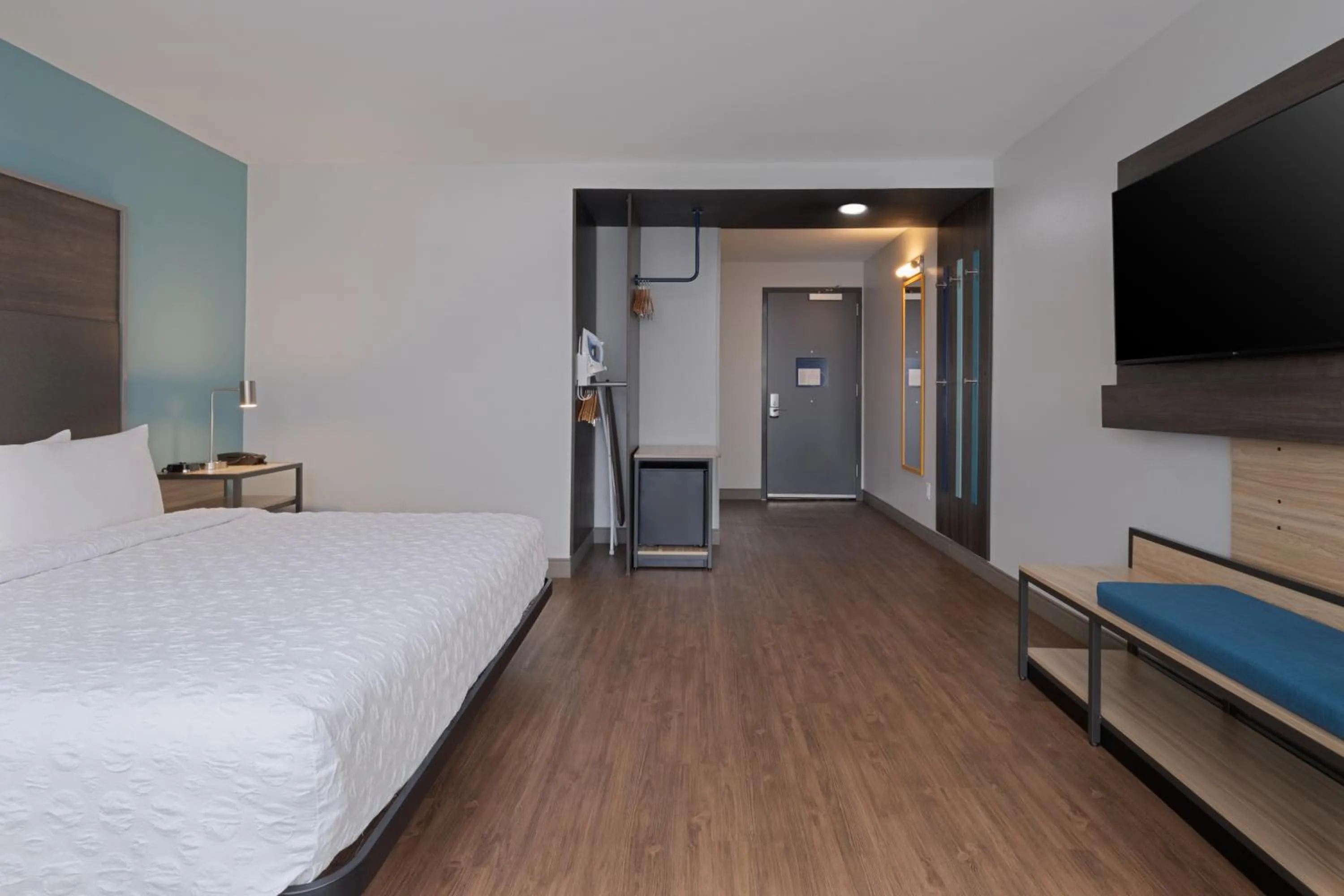 Bed in Tru By Hilton Miramar