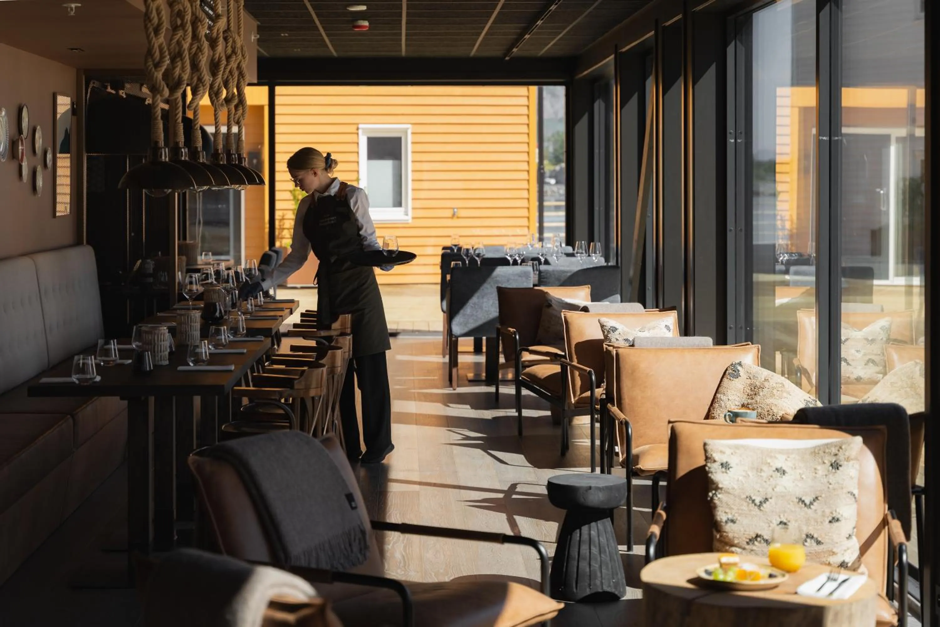 Restaurant/places to eat in Henningsvær Bryggehotell - by Classic Norway Hotels