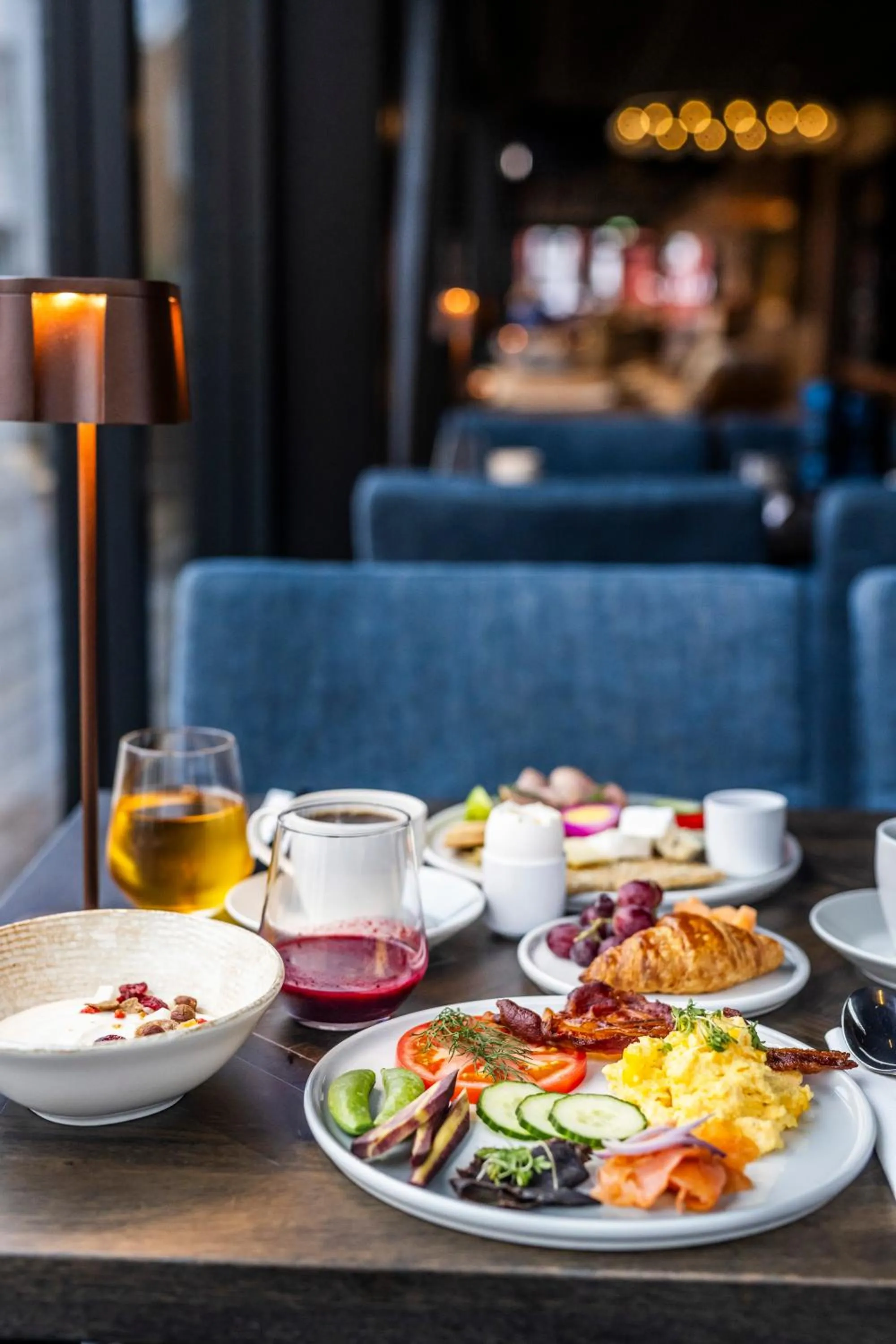 Restaurant/places to eat in Henningsvær Bryggehotell - by Classic Norway Hotels