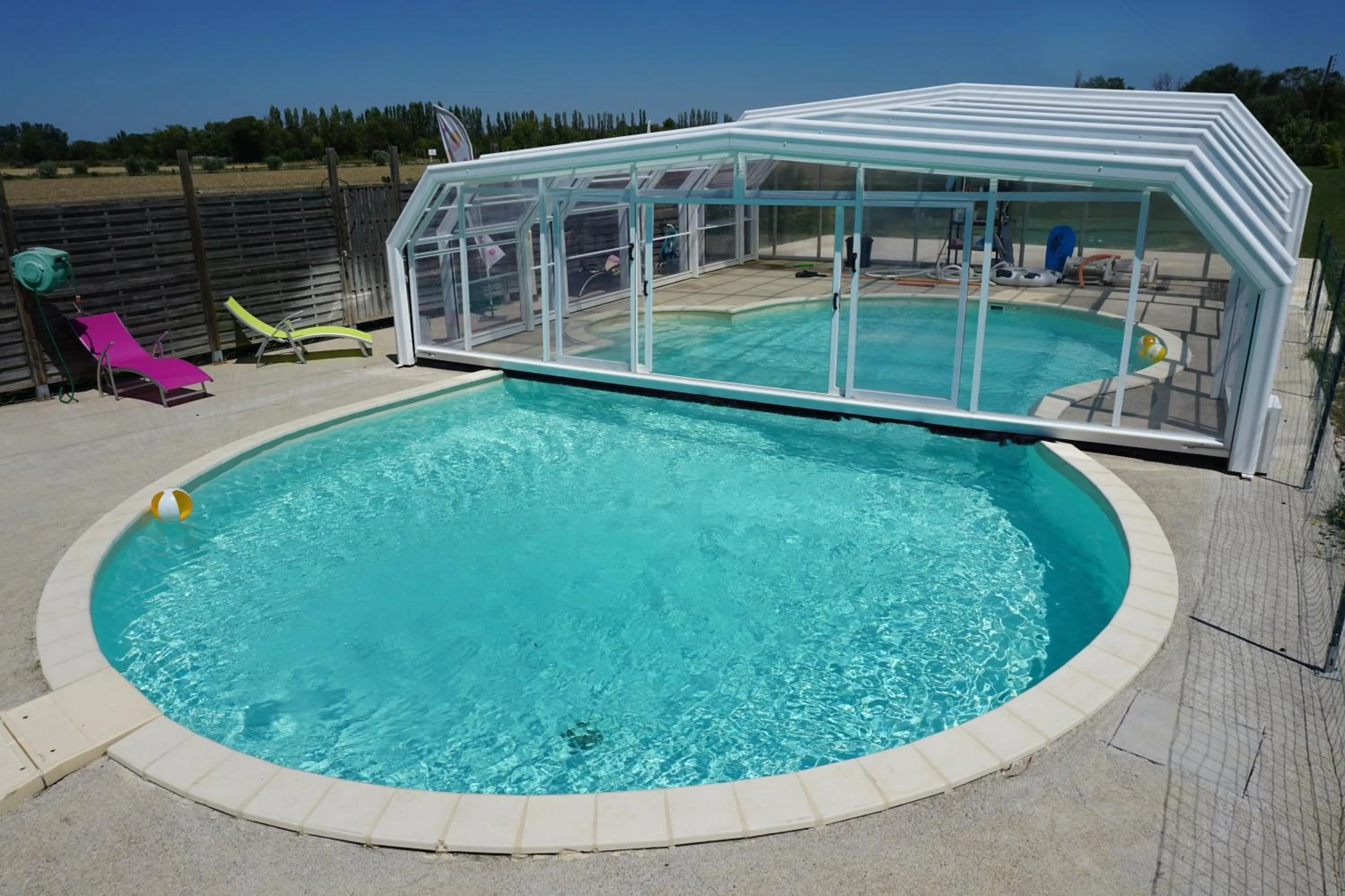 Day in Les Chambres de Montplaisir