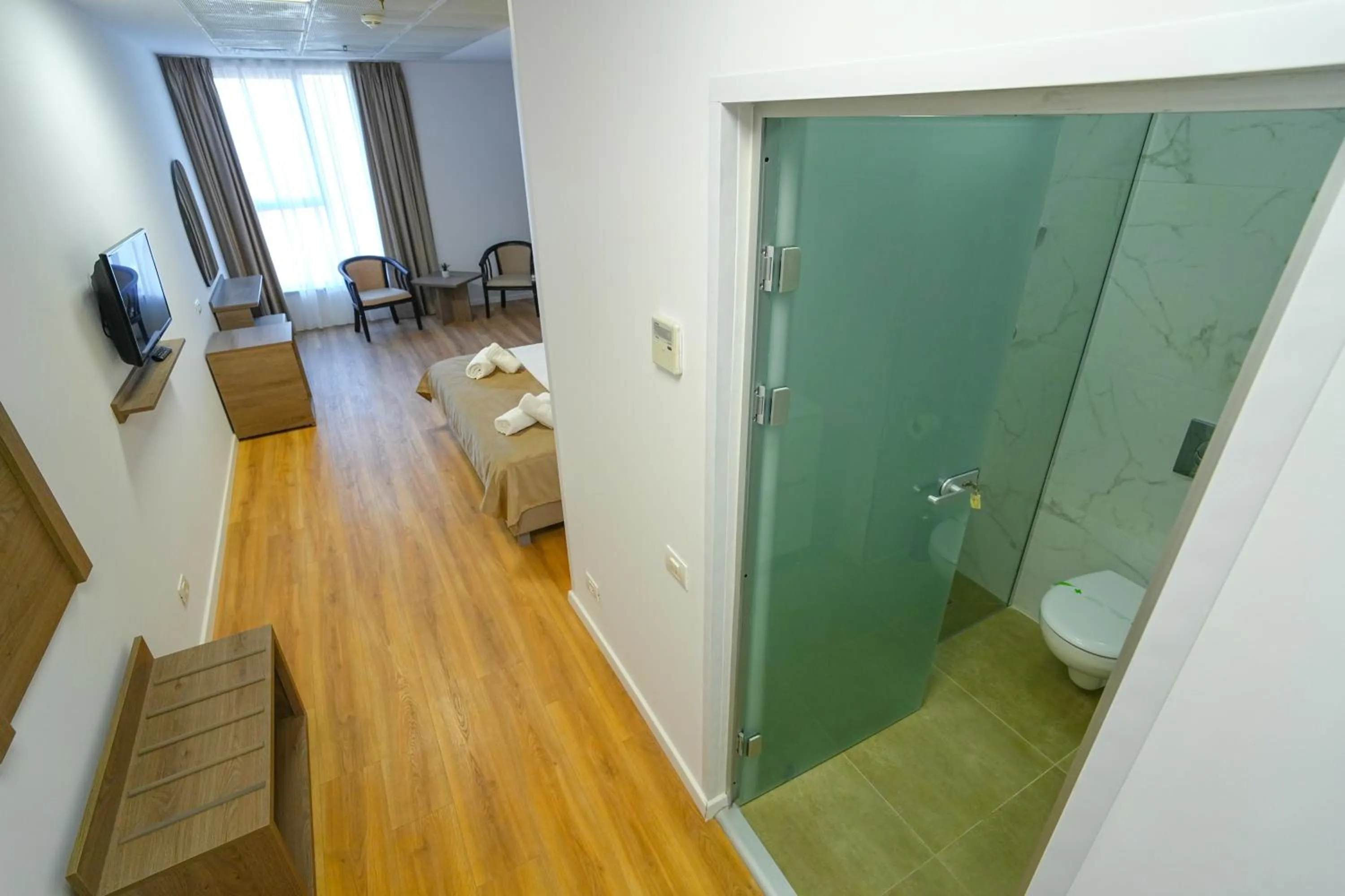 Shower in Sir Fundeni Hotel