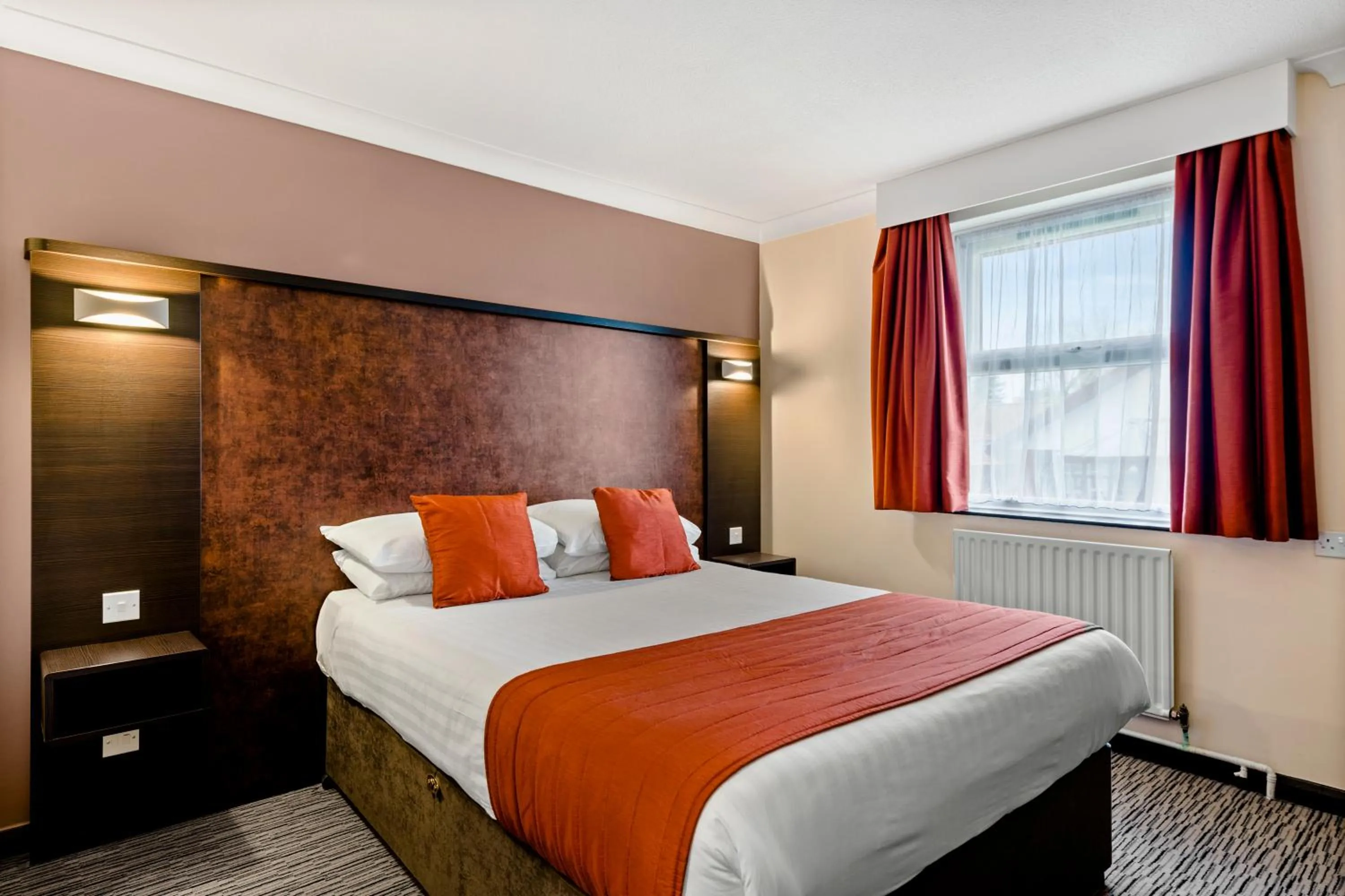 Bedroom, Bed in Dragonfly Hotel Bury St Edmunds