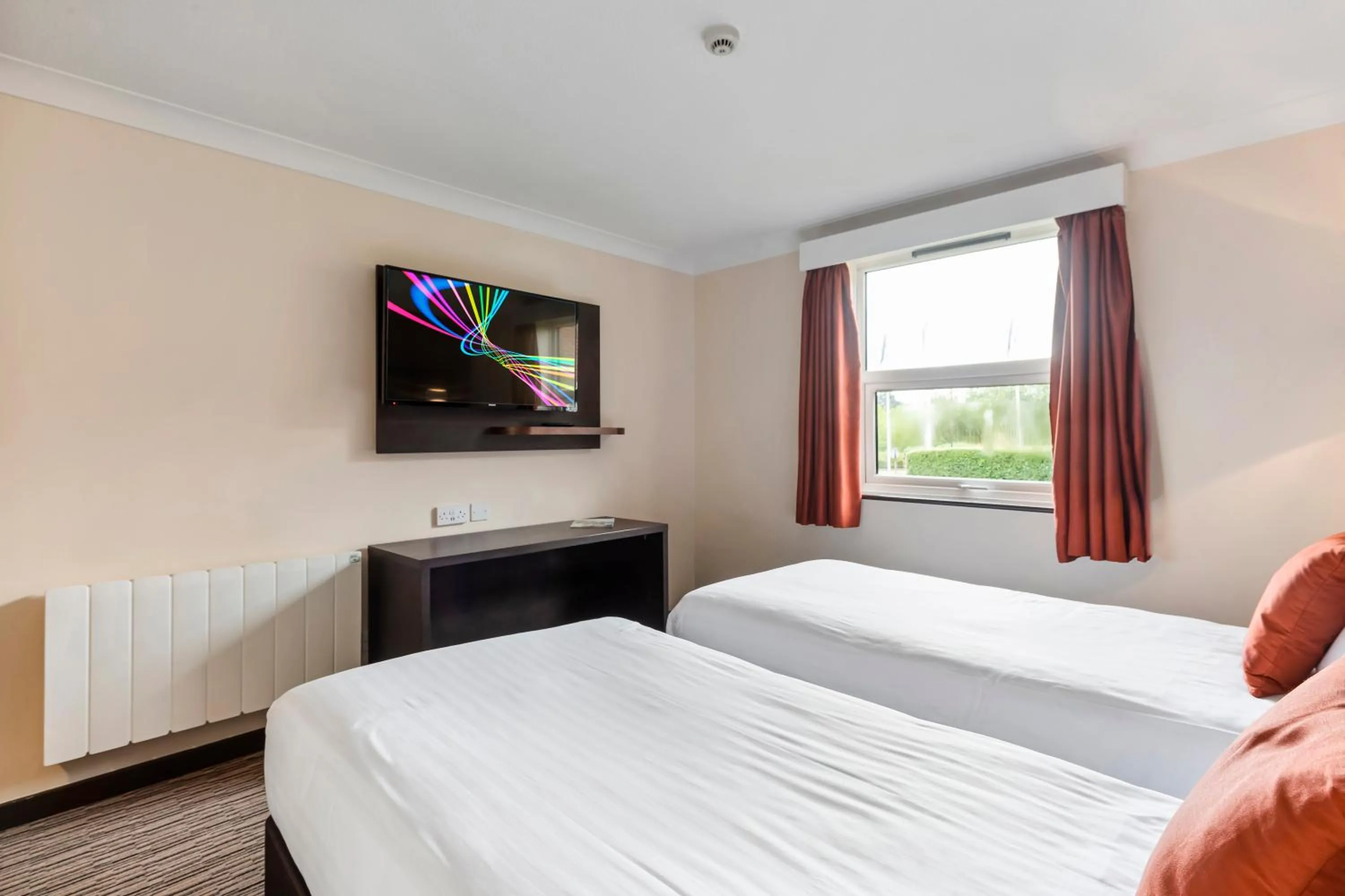 Bedroom, Bed in Dragonfly Hotel Bury St Edmunds