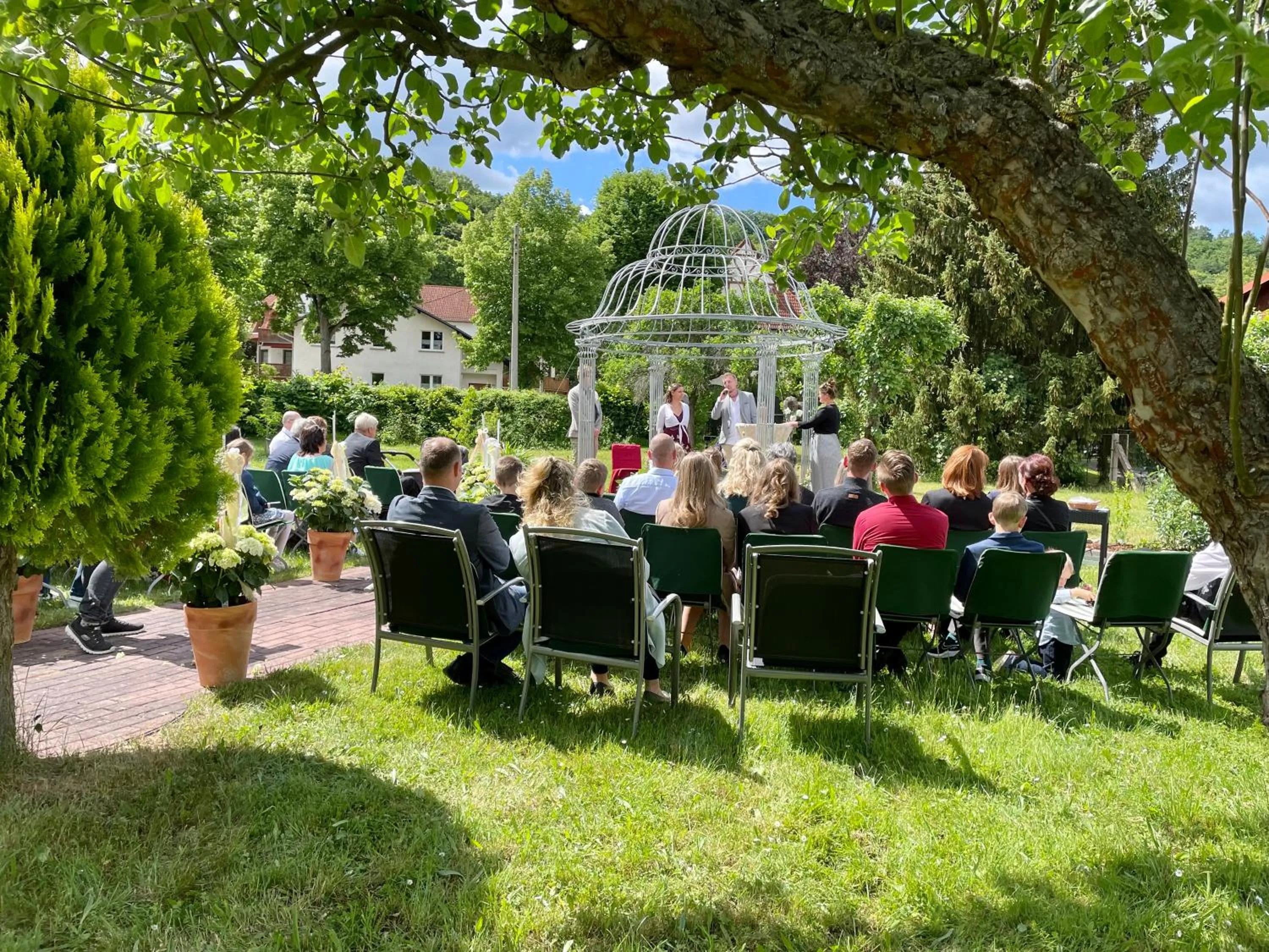 Garden in Hotel Weinhaus Eberitzsch GmbH