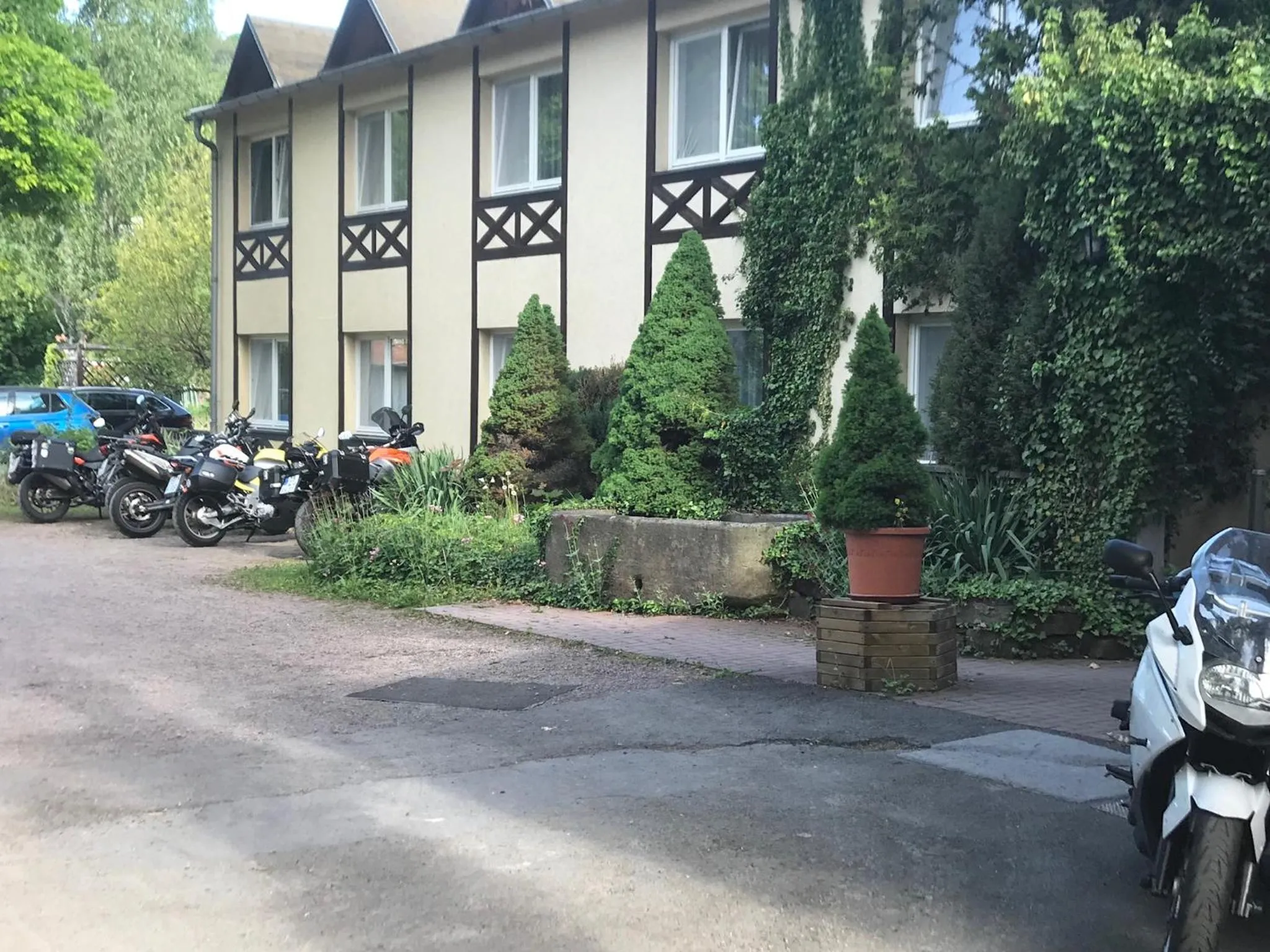 Property building in Hotel Weinhaus Eberitzsch GmbH