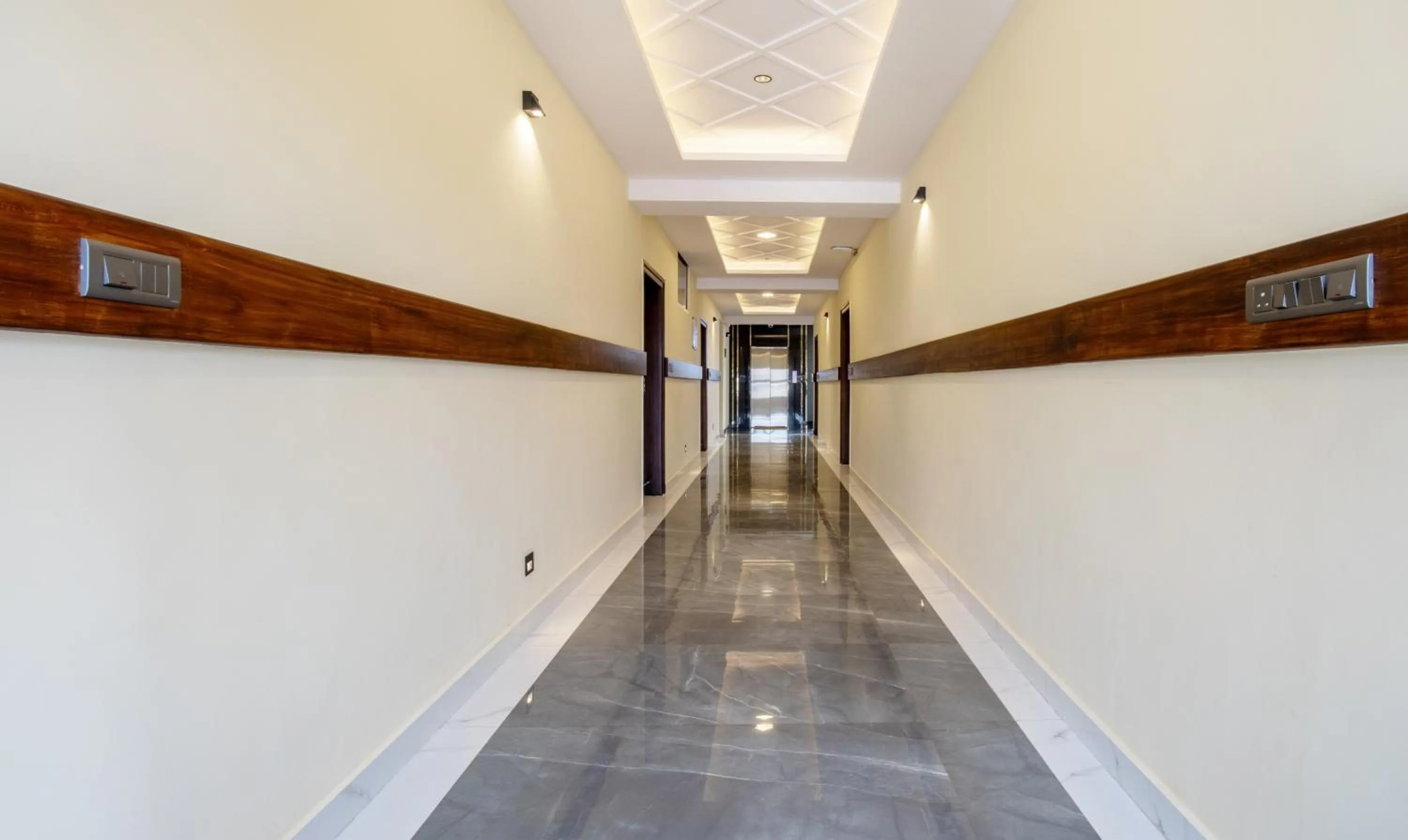 Lobby or reception in Treebo Jaguar Comforts, 3 Kms From Mahatma Gandhi Park