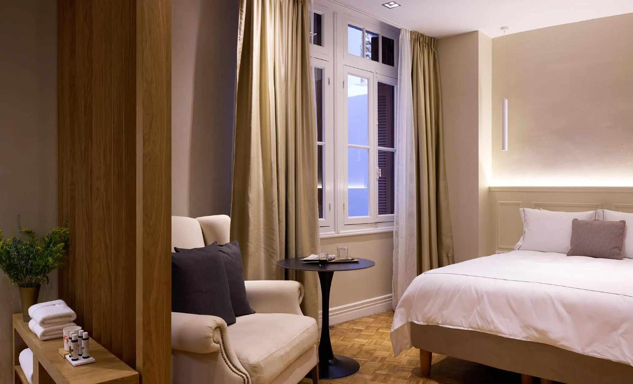 Bed in Vrachos Athens Suites