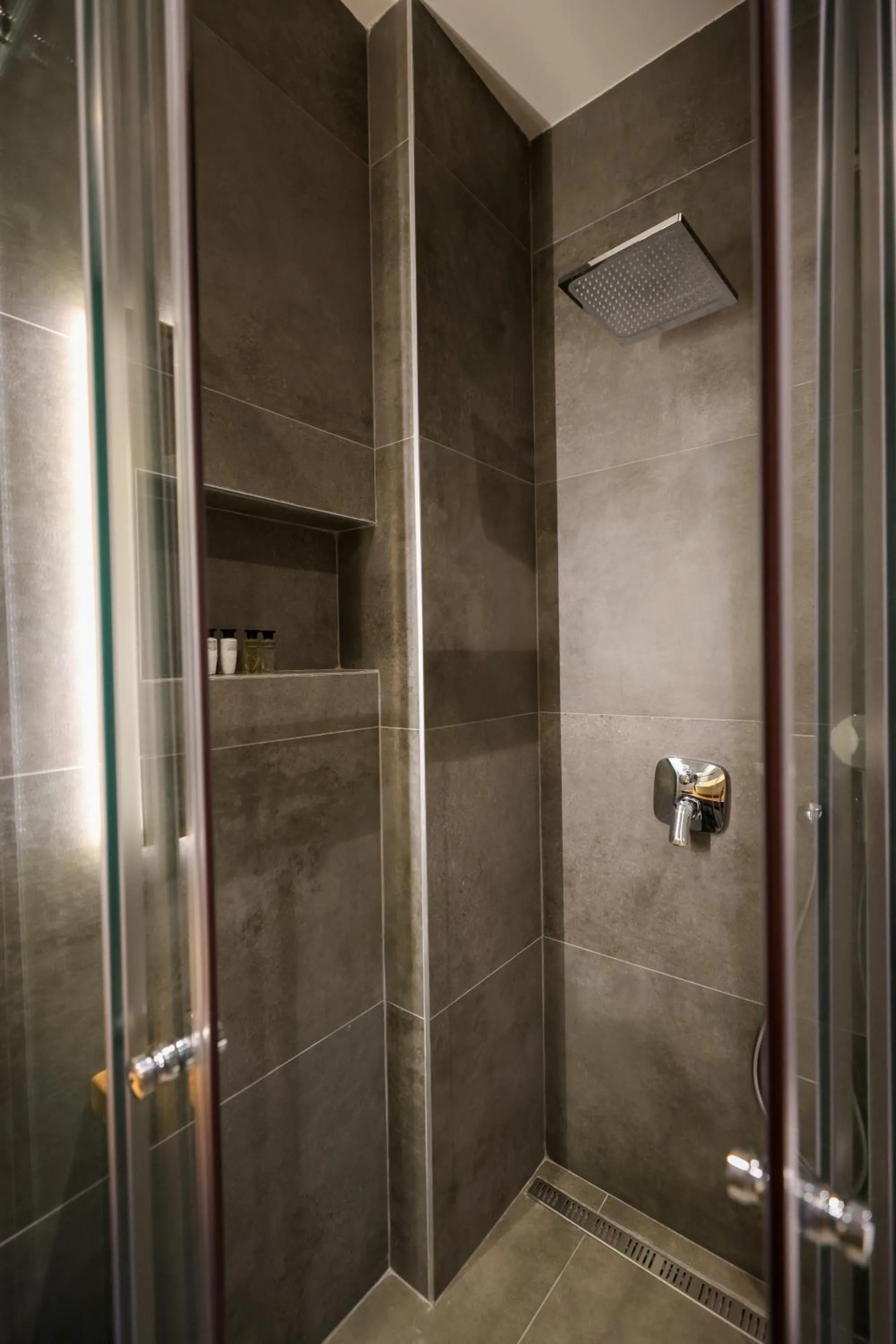 Shower in Garden Boutique Hotel
