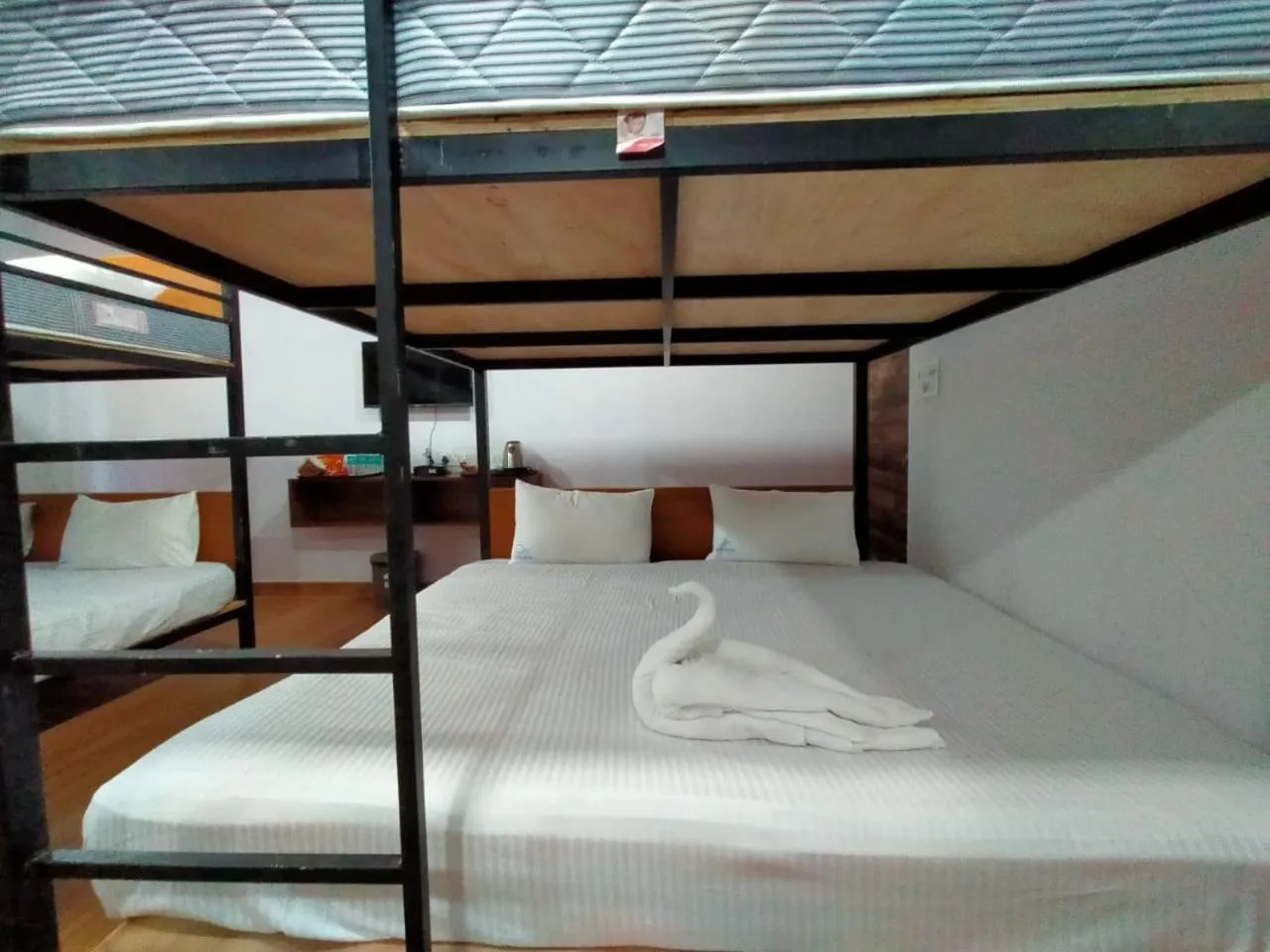 bunk bed, Bed in West Coast Gokarna