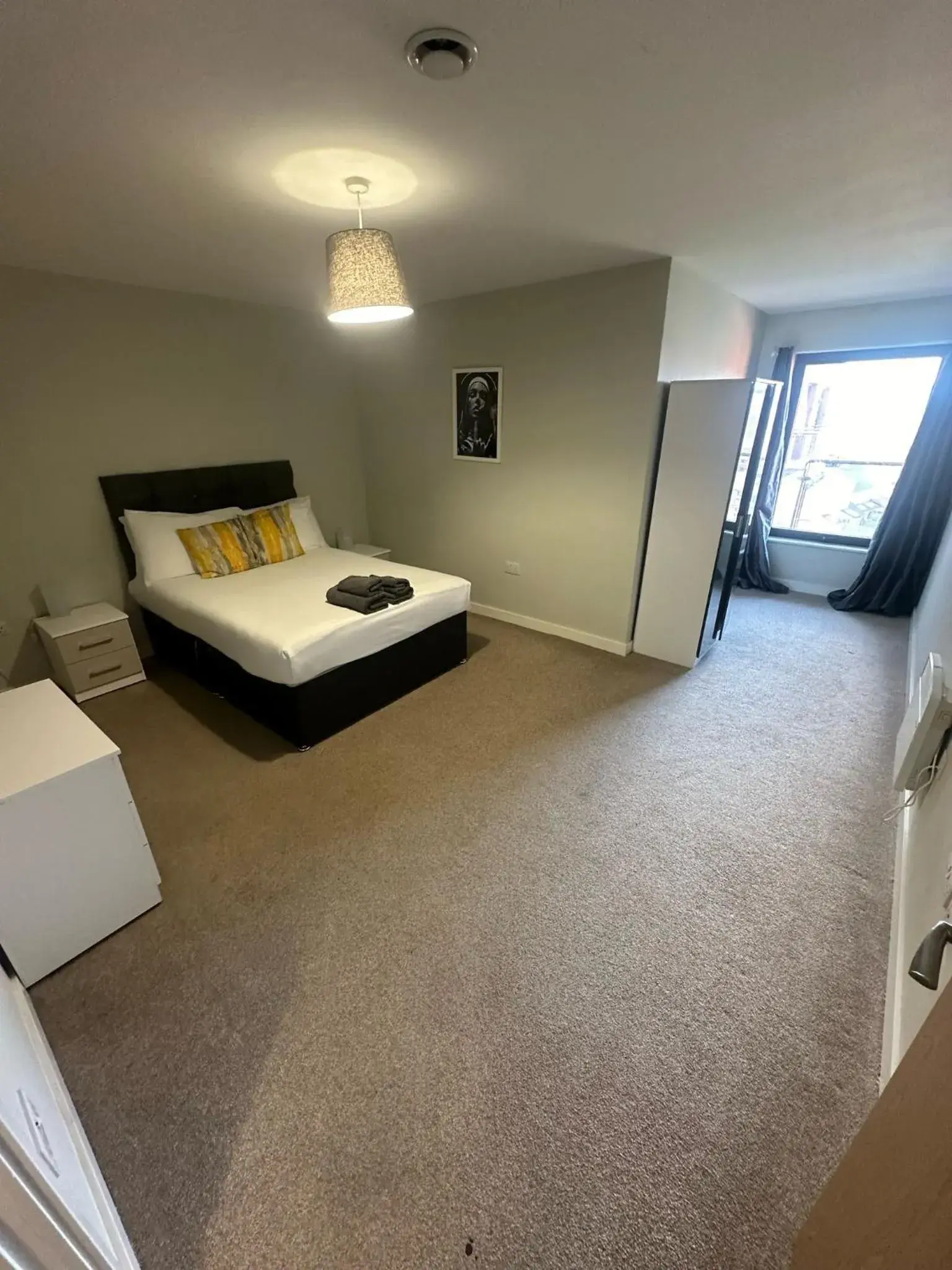 Apartment with Balcony in Adelphi Wharf Apartments by Beehosting Apartment with Balcony in Adelphi Wharf Apartments by Beehosting