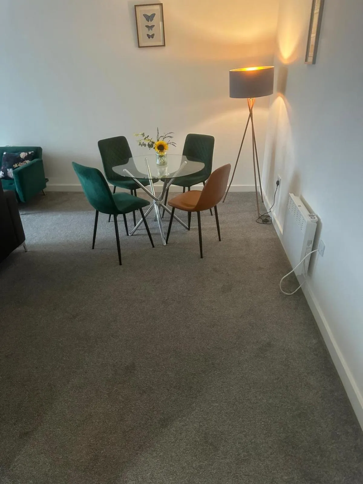 Living room in Adelphi Wharf Apartments by Beehosting