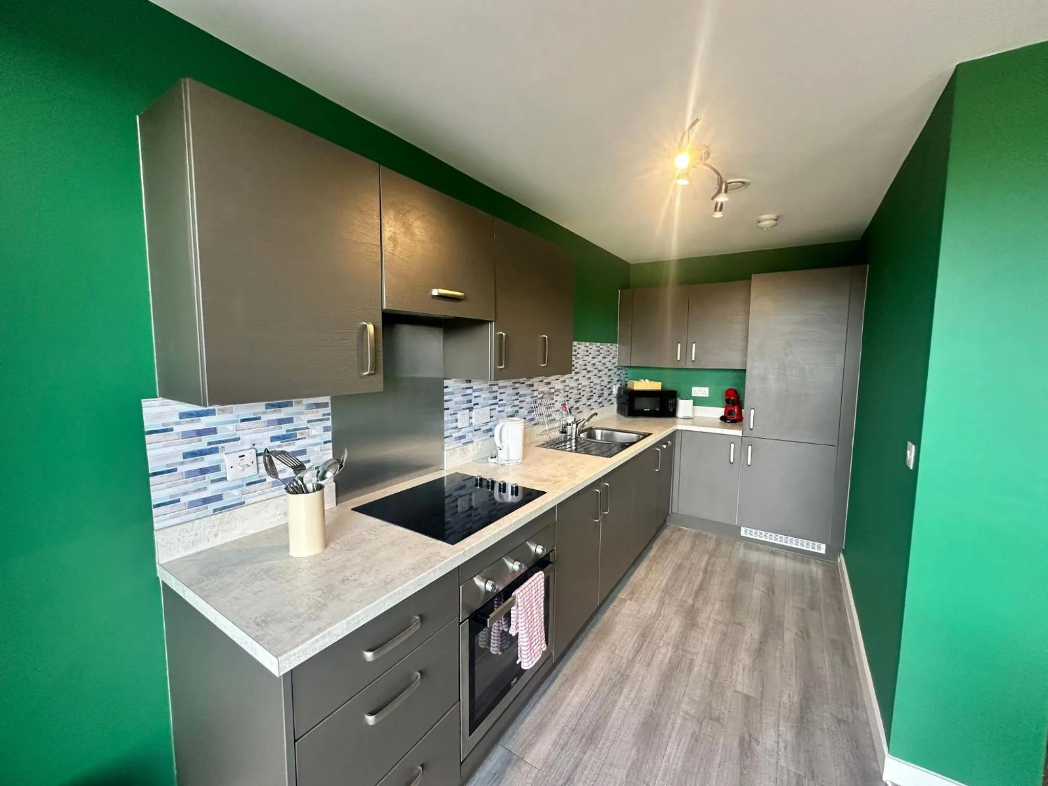 Kitchen or kitchenette in Adelphi Wharf Apartments by Beehosting