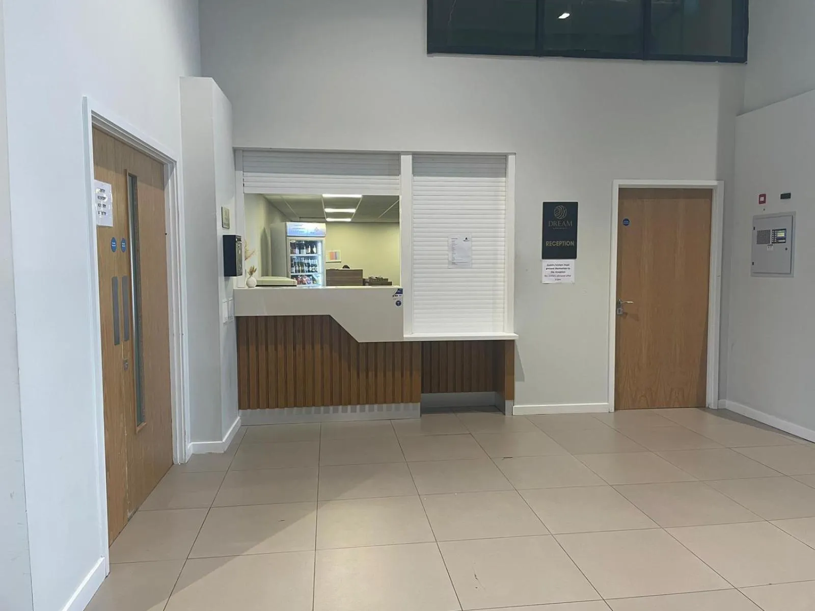 Lobby or reception in Adelphi Wharf Apartments by Beehosting