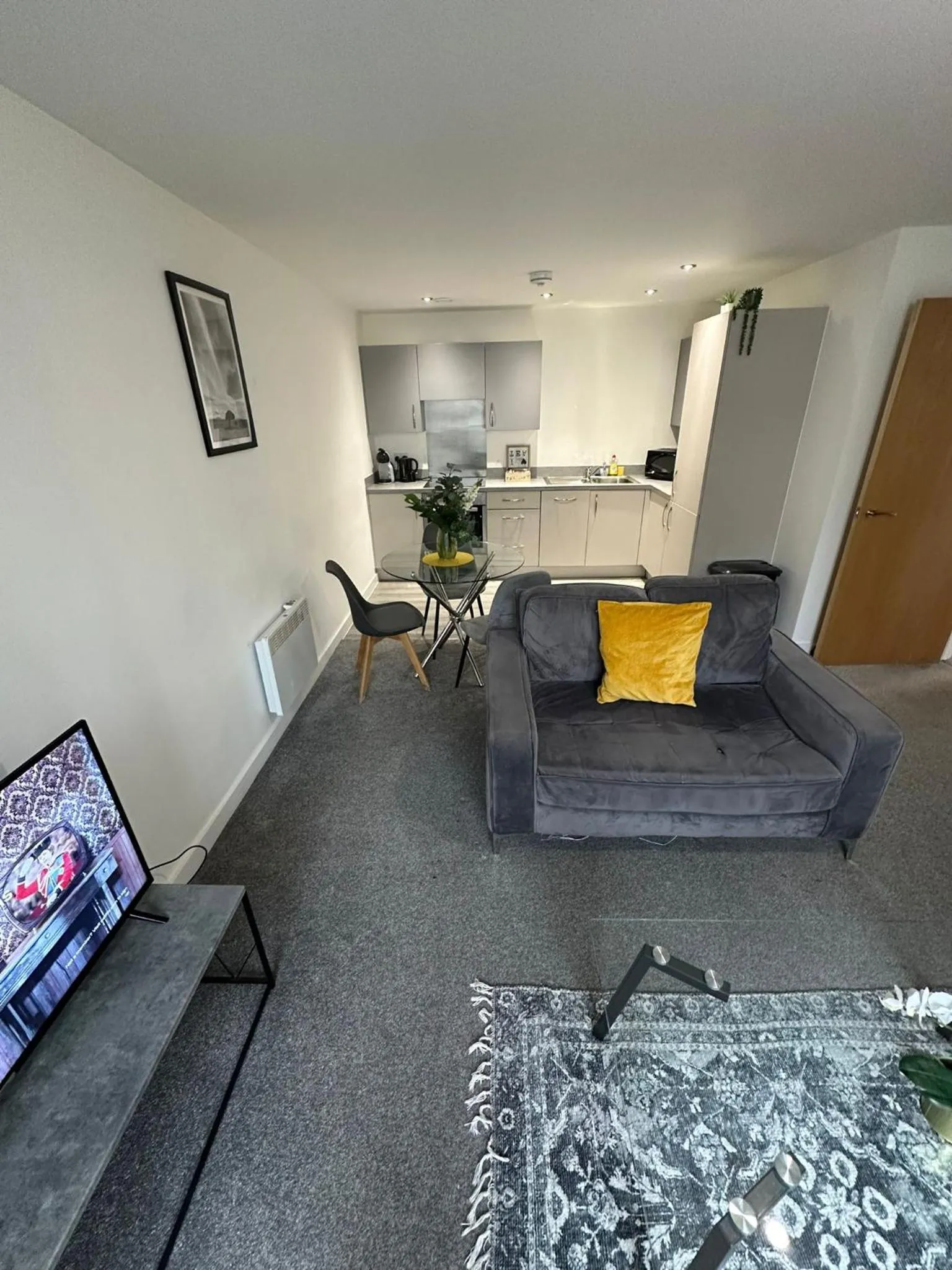 Living room in Adelphi Wharf Apartments by Beehosting