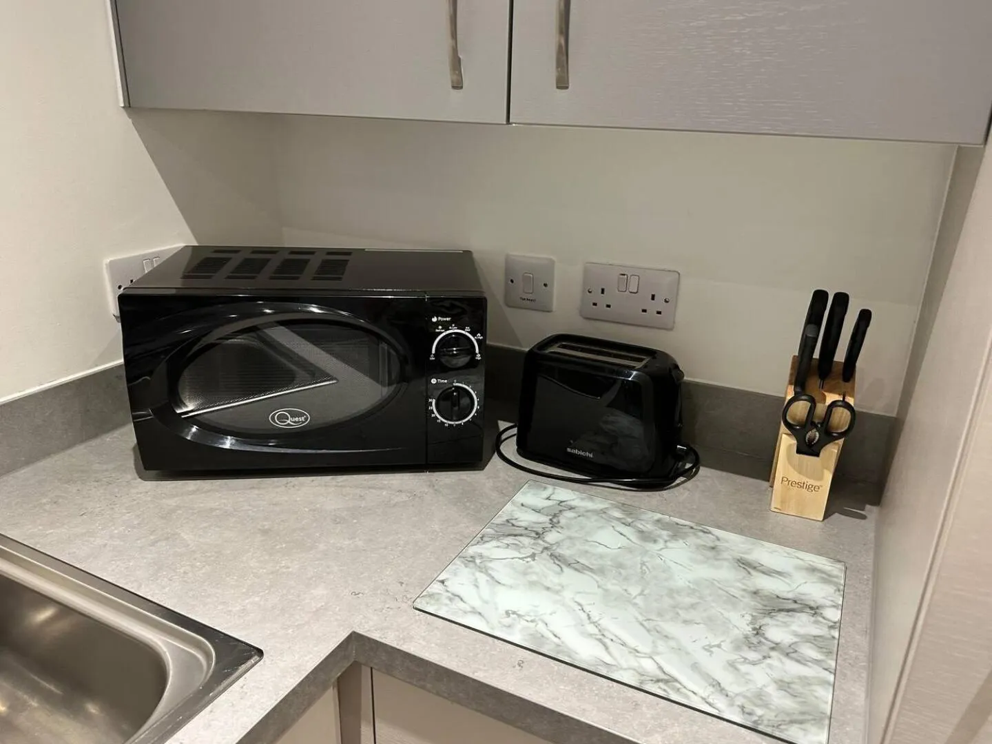 Kitchen or kitchenette in Adelphi Wharf Apartments by Beehosting