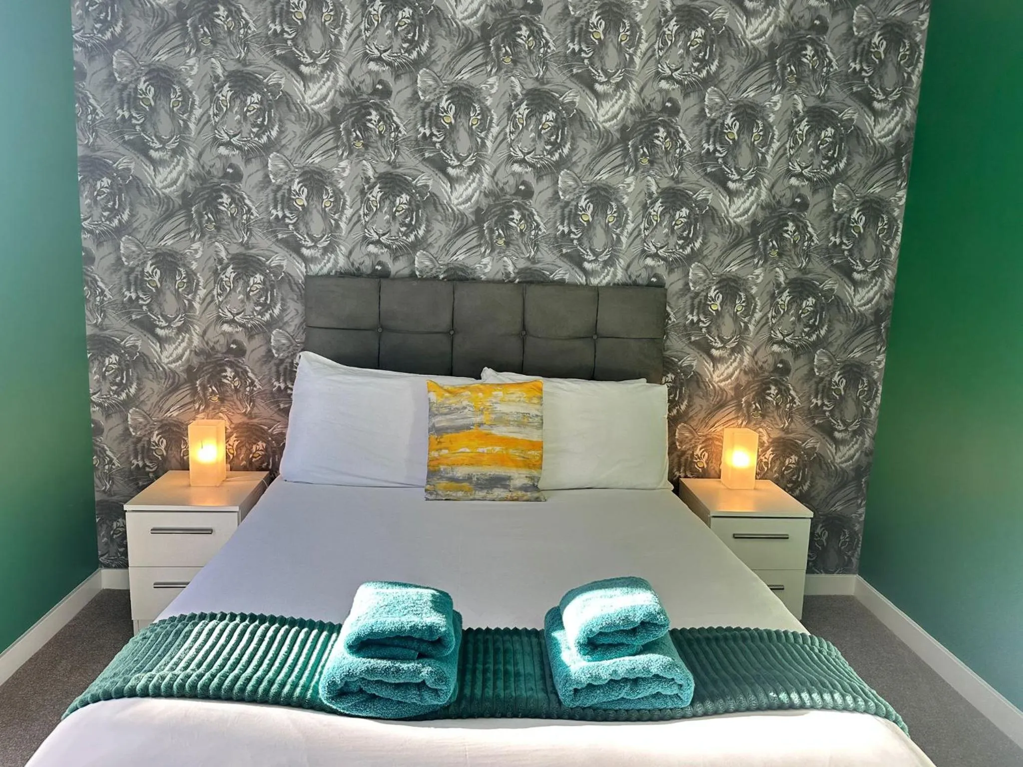 Bed in Adelphi Wharf Apartments by Beehosting